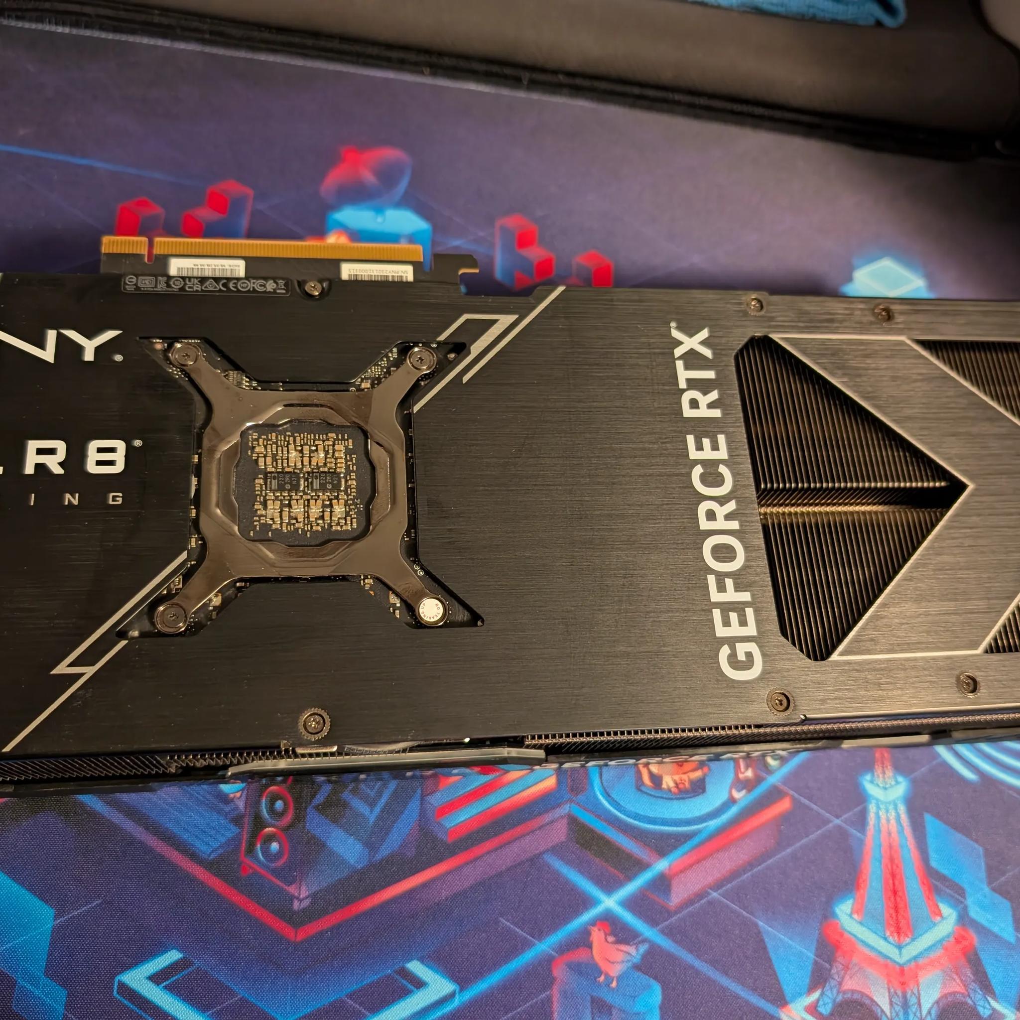 PNY GeForce RTX 4080 16GB XLR8 Gaming VERTO EPIC-X RGB