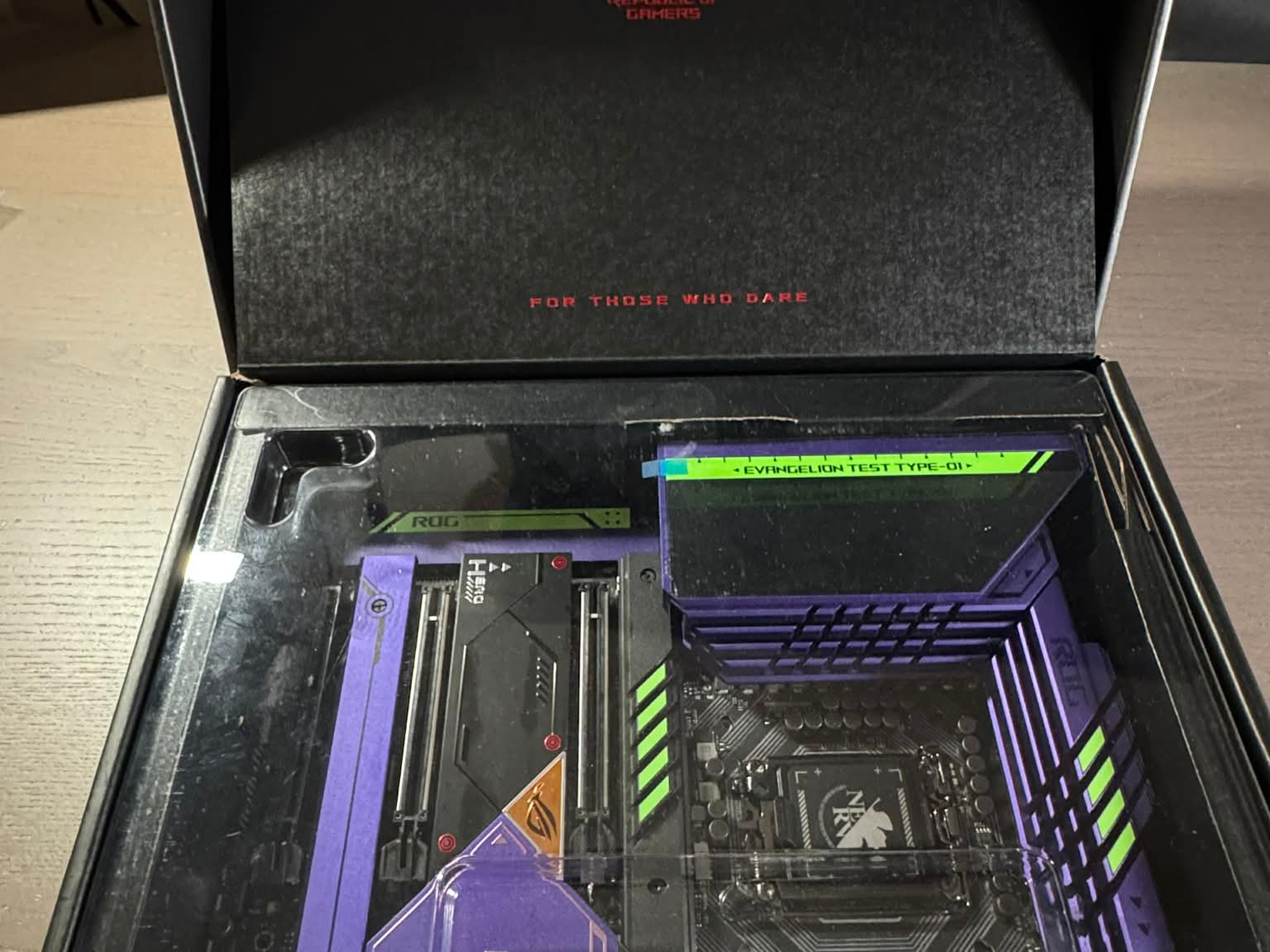 ASUS ROG Maximus Z690 Hero EVA Edition Socket LGA 1700 ATX Motherboard DDR5