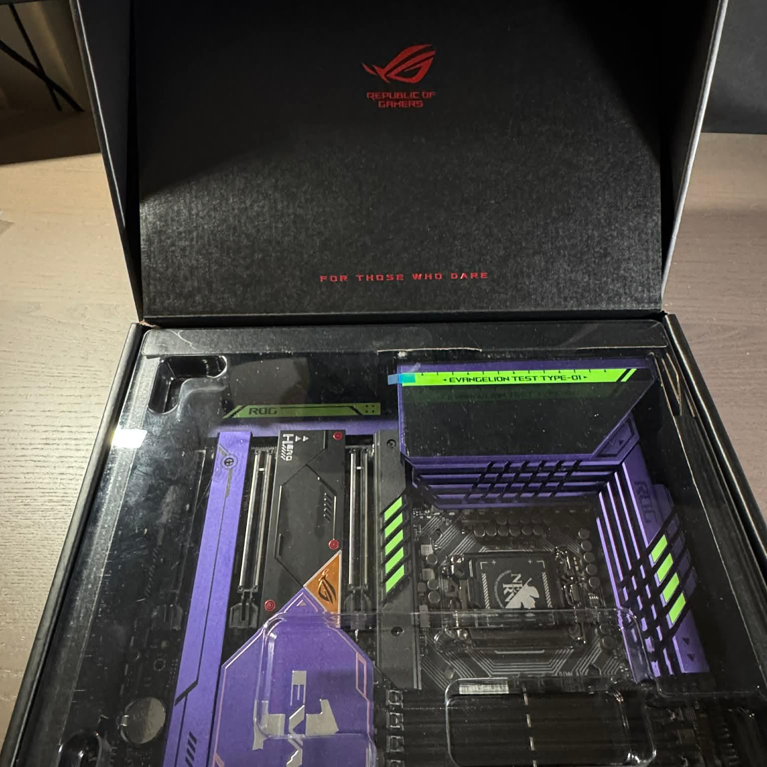 ASUS ROG Maximus Z690 Hero EVA Edition Socket LGA 1700 ATX Motherboard DDR5