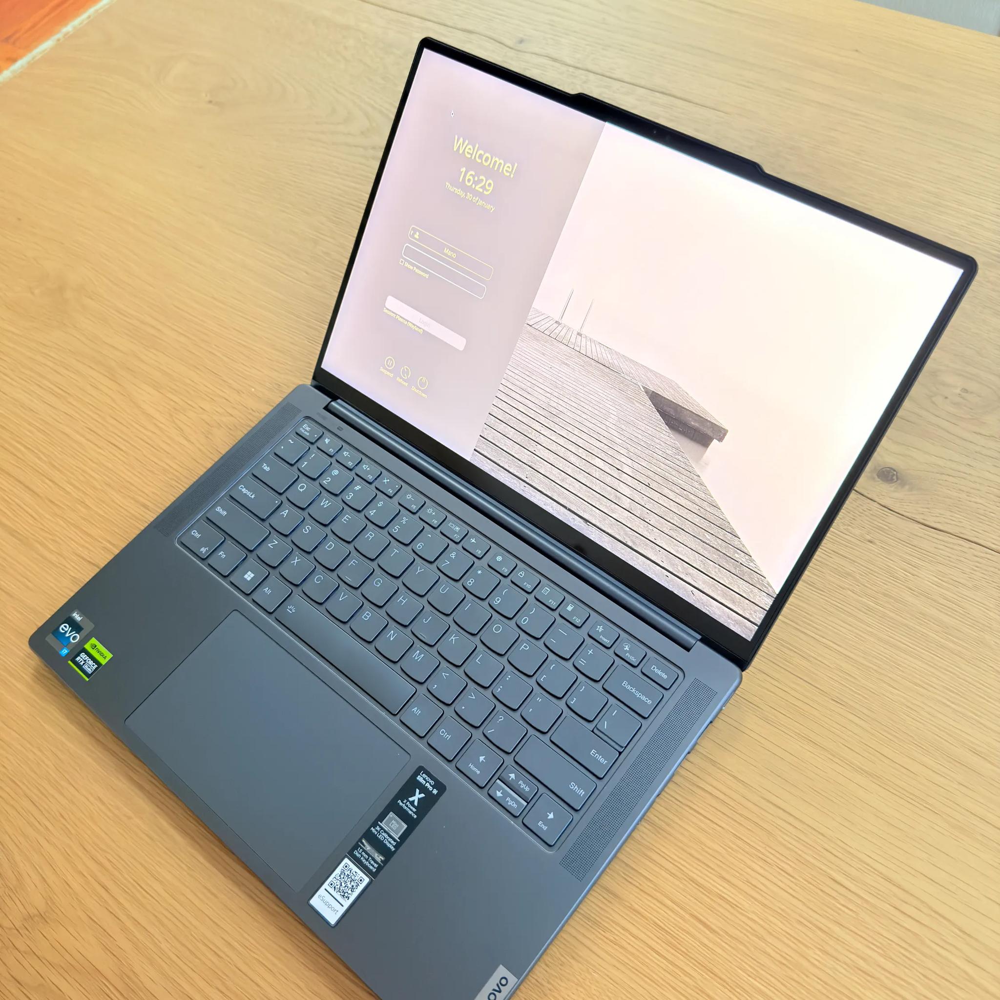 LIKE NEW! Lenovo Slim Pro 9i 14"