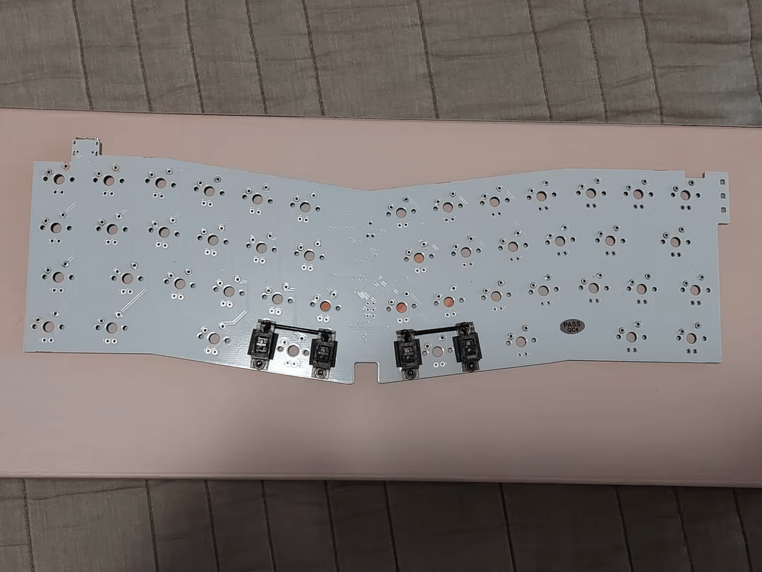 Prime_E Ergo 45% Keyboard Kit With Kailh Box Creams (Hotswappable)