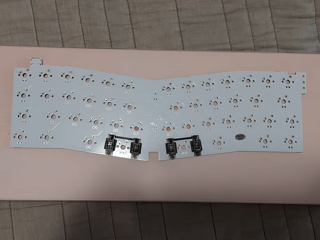 Prime_E Ergo 45% Keyboard Kit With Kailh Box Creams (Hotswappable)