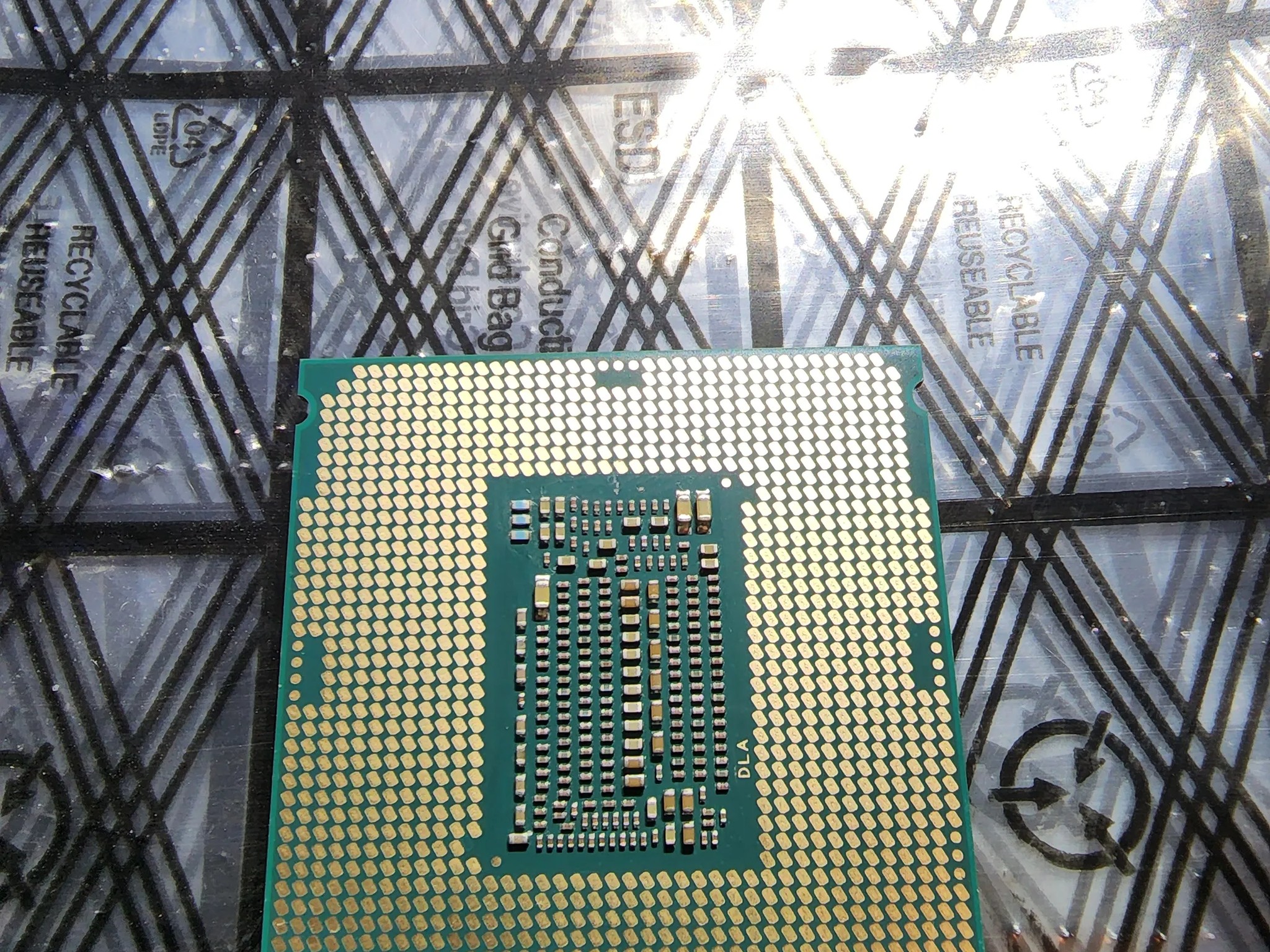 Intel Core i7-9700K Processor 3.60GHz Boosts up to 4.90GHz 8-Cores LGA 1151