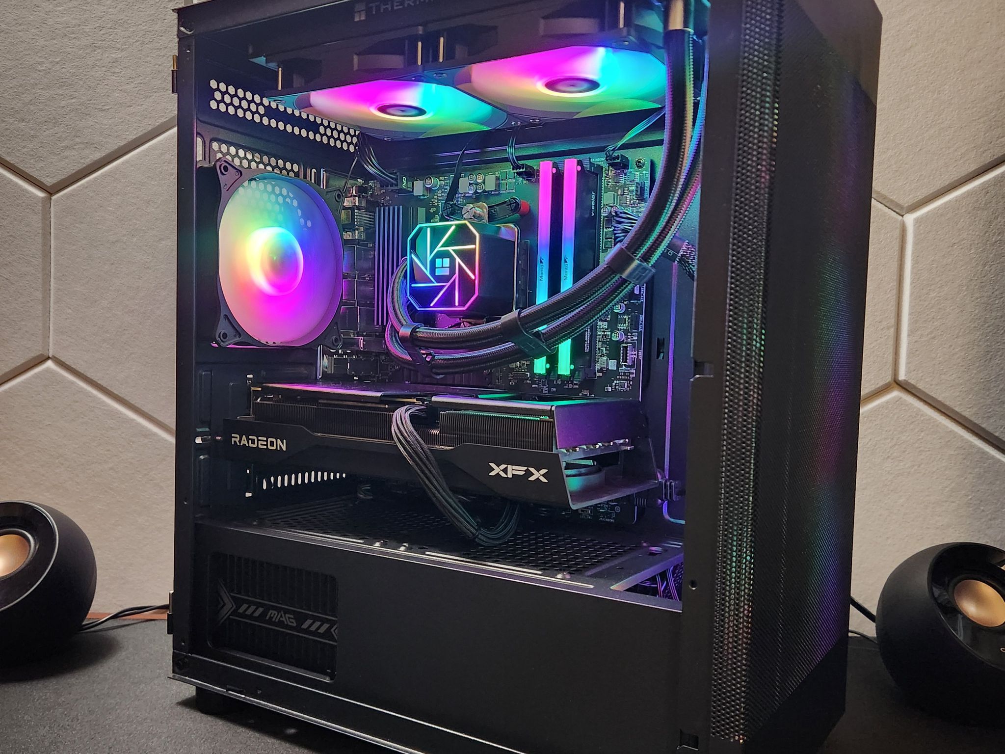 "Entry Level 1440p Gaming PC" RX 9060 XT 8GB | Ryzen 7 3700X | 32gb DDR4 3200Mhz | 1Tb SSD | WIFI+BT