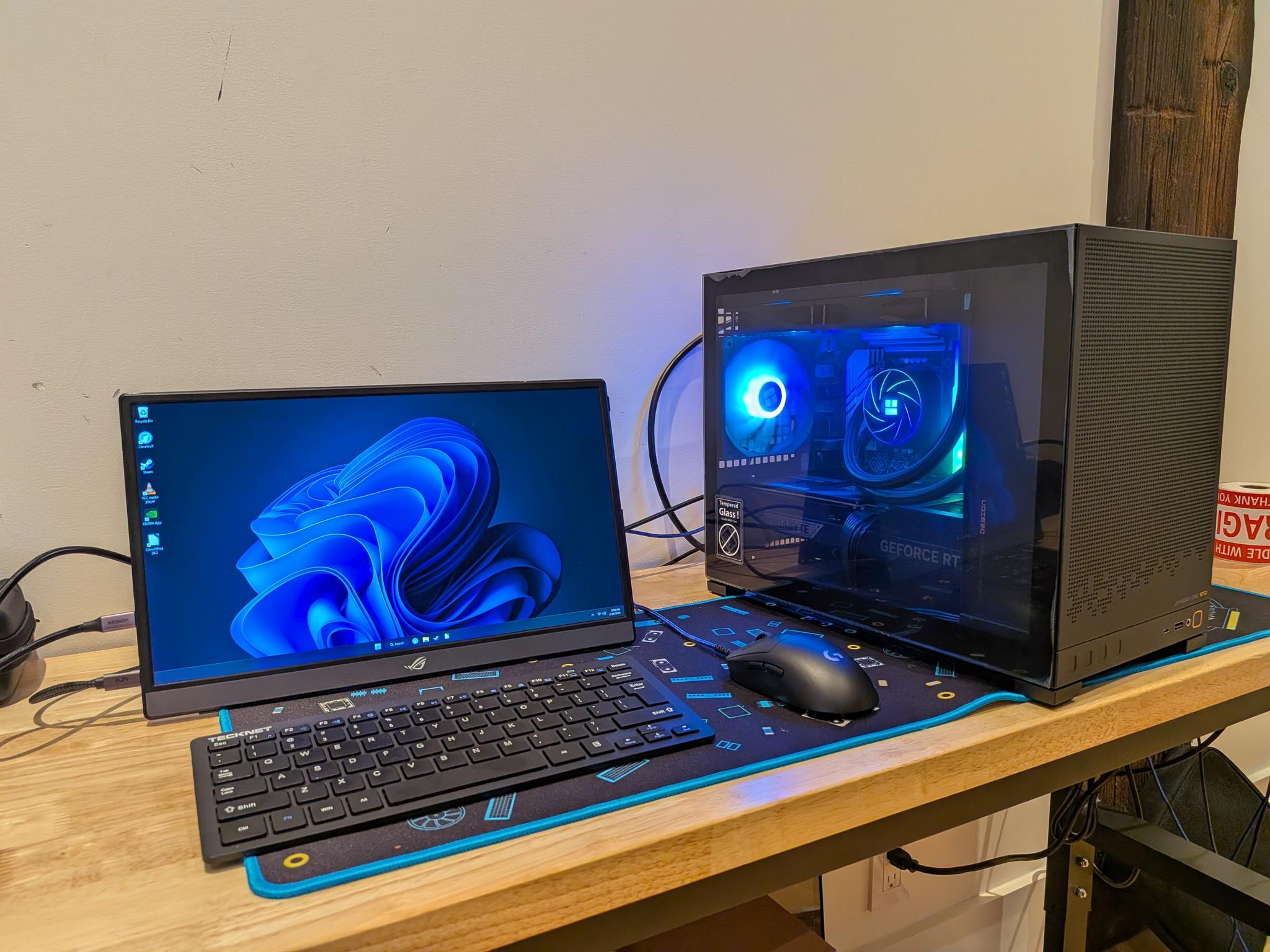 4K Powerhouse - RTX 5070 Ti, Core Ultra 7 265F, 32 GB DDR5, 1 TB Gen 4 NVME, Liquid Cooled, RGB