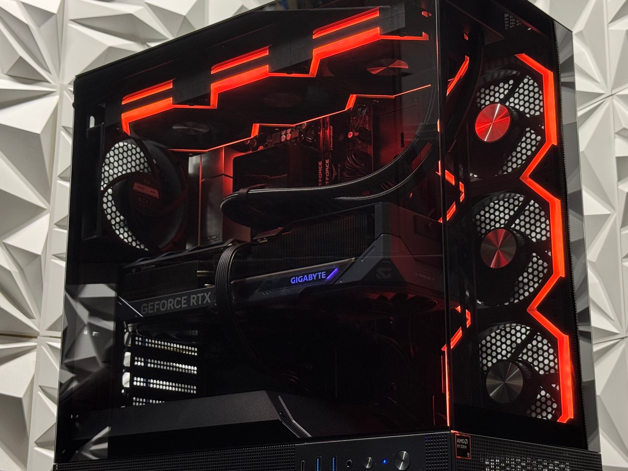RTX 5070 Ti / Ryzen 9 9900x / 32GB DDR5 / 1TB SSD / Gaming / streaming / Ai / New with warranty