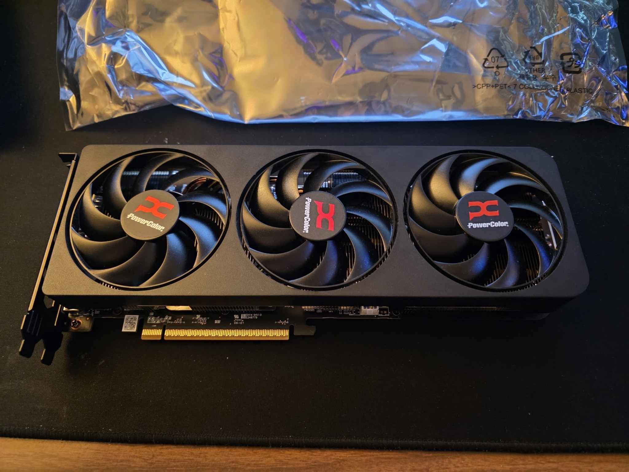 AMD Radeon PowerColor Reaper RX 9070 16gb