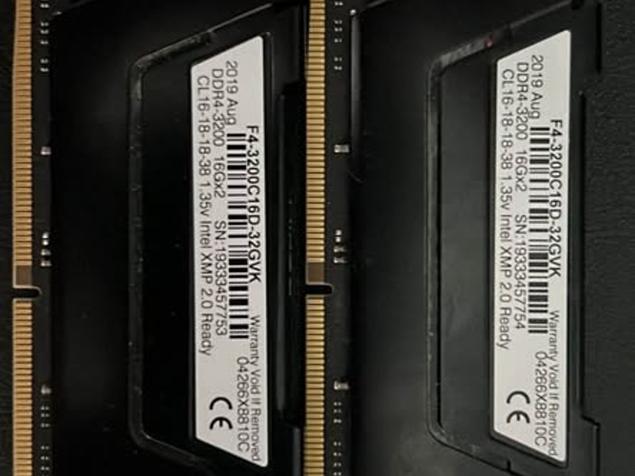 G.SKILL Ripjaws V Series 32GB (2x16GB) DDR4 3200MHz [F4-3200C16D-32GVK]