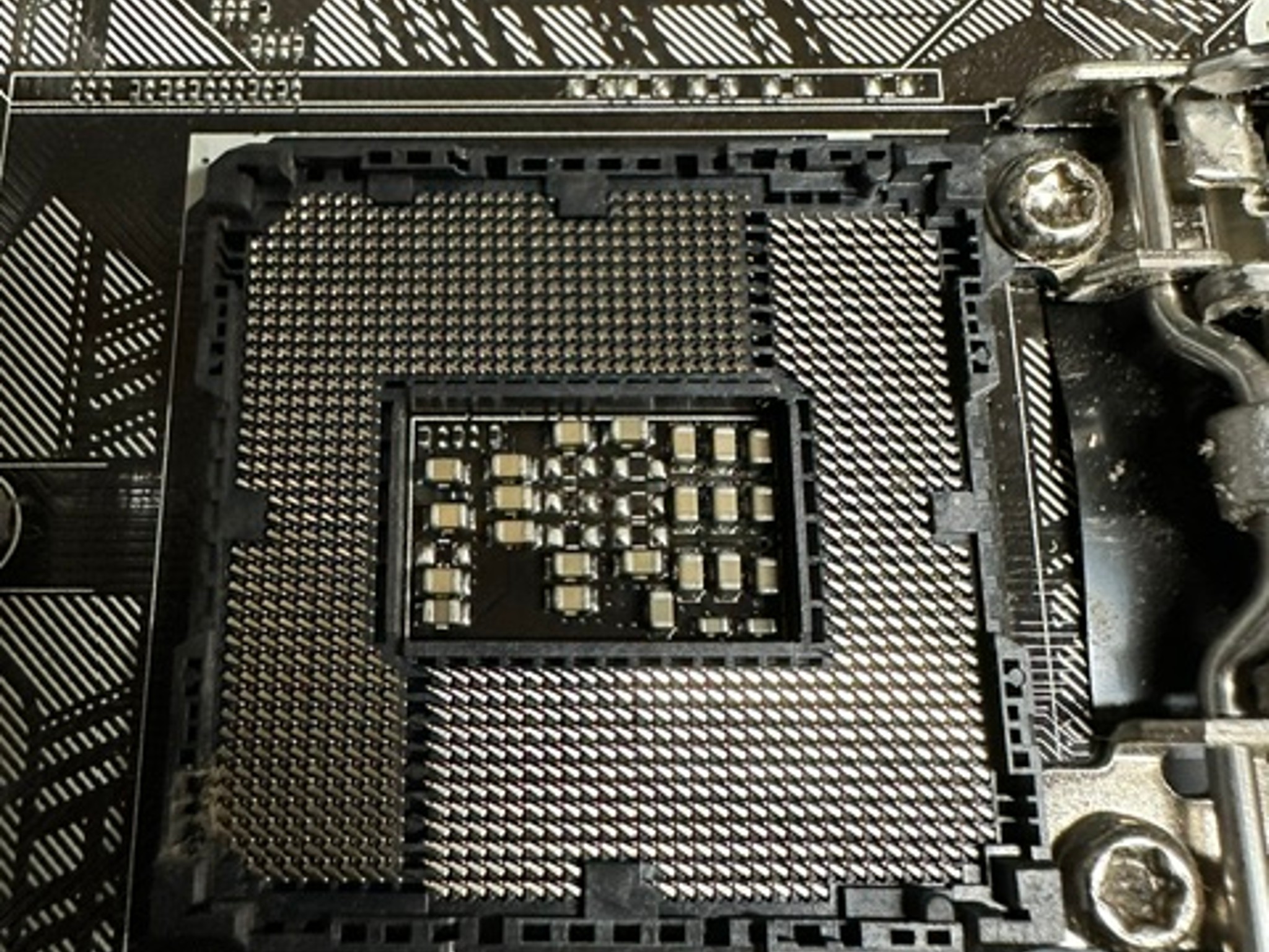ASUS Z170-AR : Intel i7-7700 : Cooler Master LED Air Cooler : I/O Shield