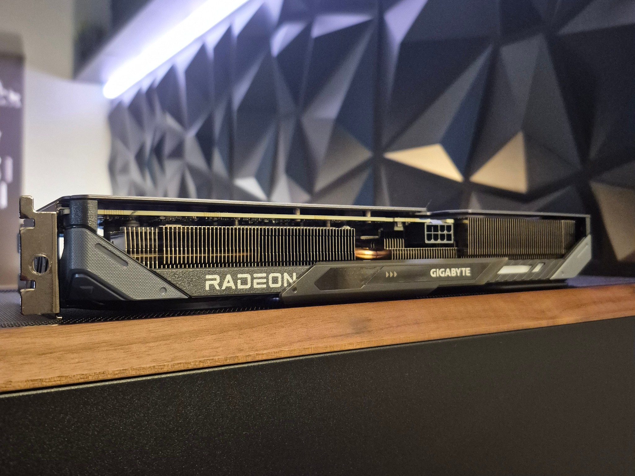 RX 9060 XT 16 GB