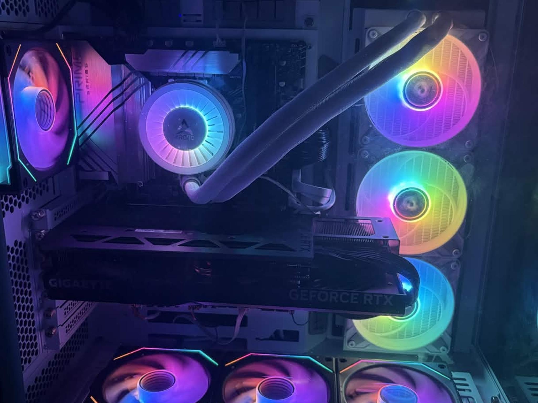 Custom Gaming PC Build RTX 4080S i-7 14700k