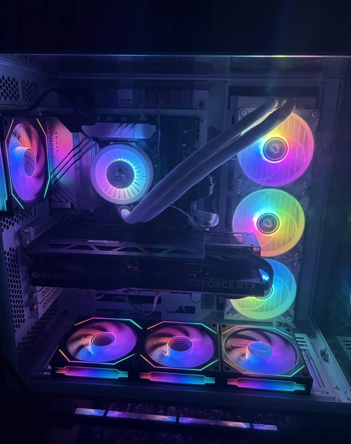 Custom Gaming PC Build RTX 4080S i-7 14700k