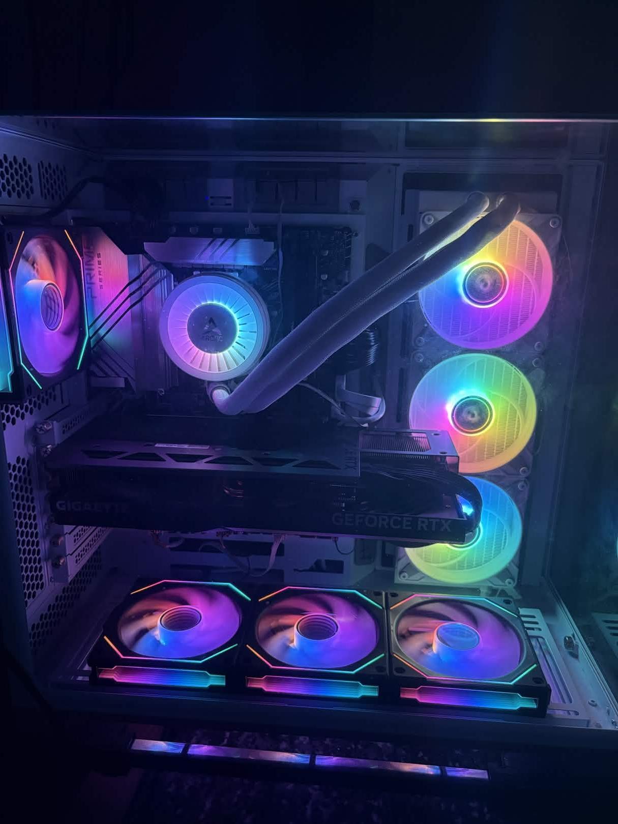 Custom Gaming PC Build RTX 4080S i-7 14700k