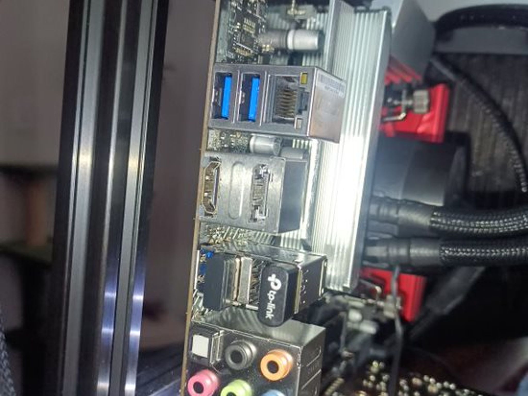 Combo Asus B550-Plus/ Ryzen 5 2600 W\ 16GB TForce DDR4 3200Mhz CL18 and 1 TB Crucial P3 M.2