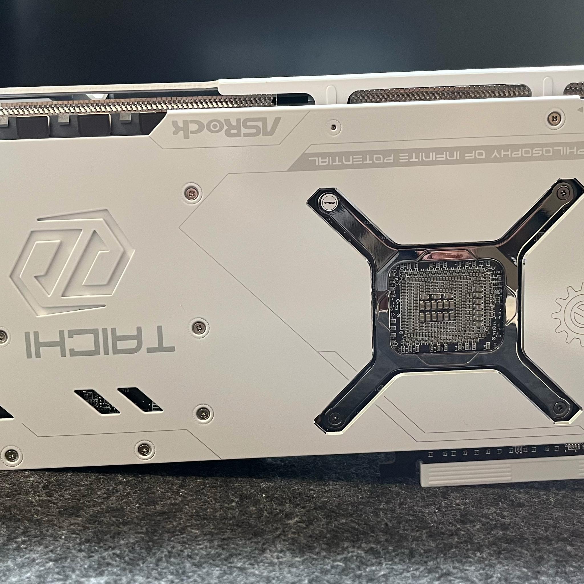 **SALE** RX 7900 XTX TAICHI WHITE 24GB OC AMD RADEON