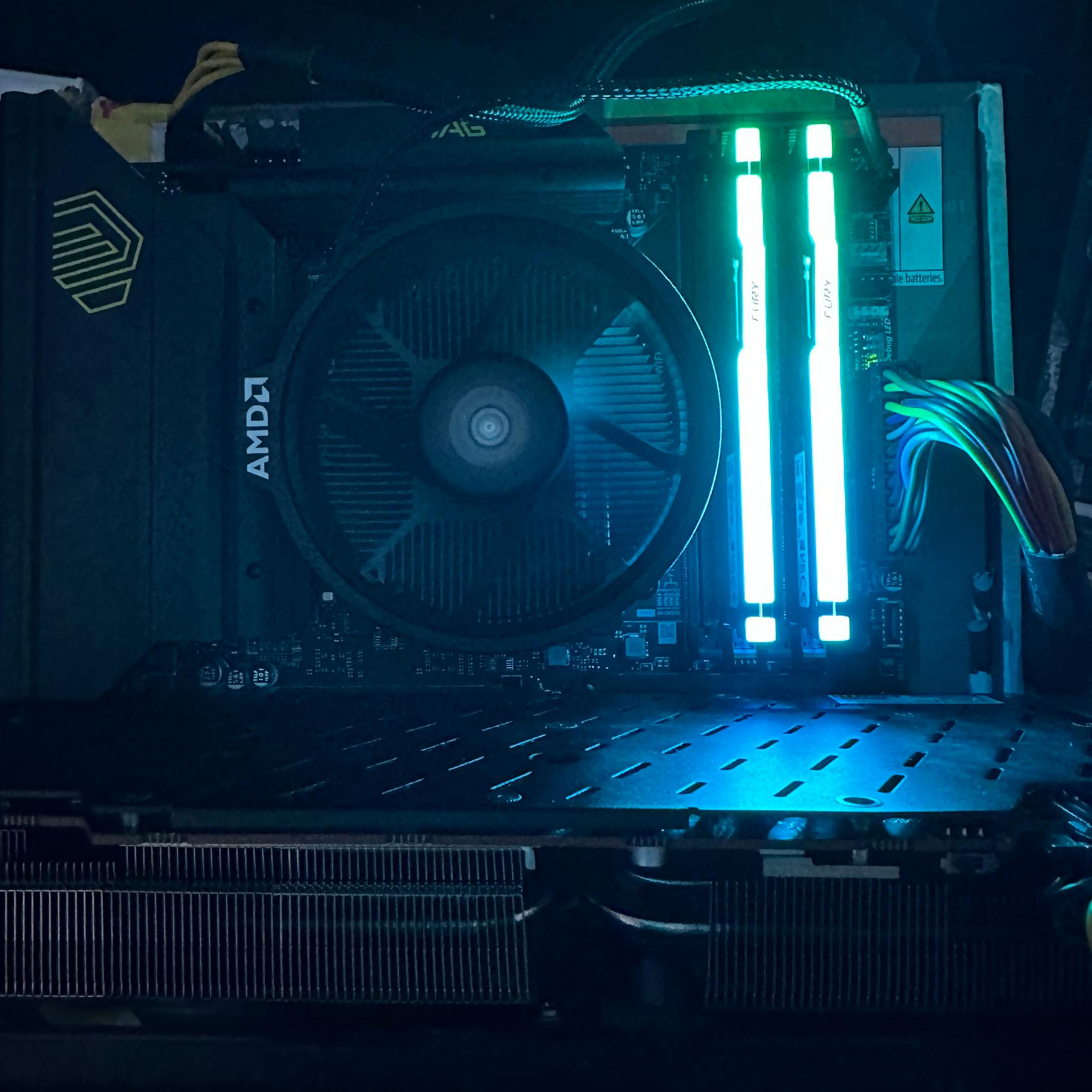 9800X3D - MSI B850M Mortar Wifi - 64 GB of Kingston RGB Ram ~ CL32 @ 6400 MT/S DDR5