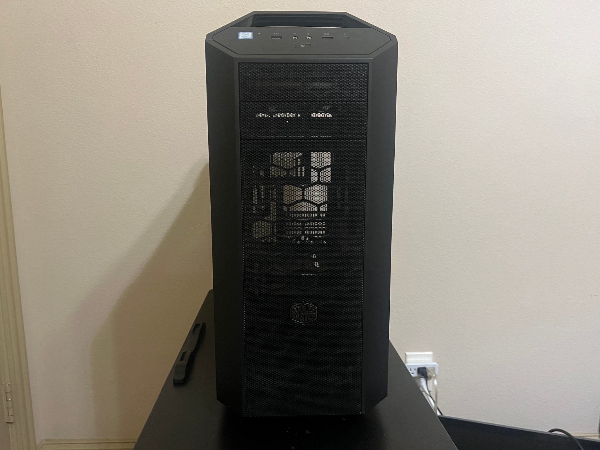 Cooler Master MasterCase Pro 5 - Screws included!