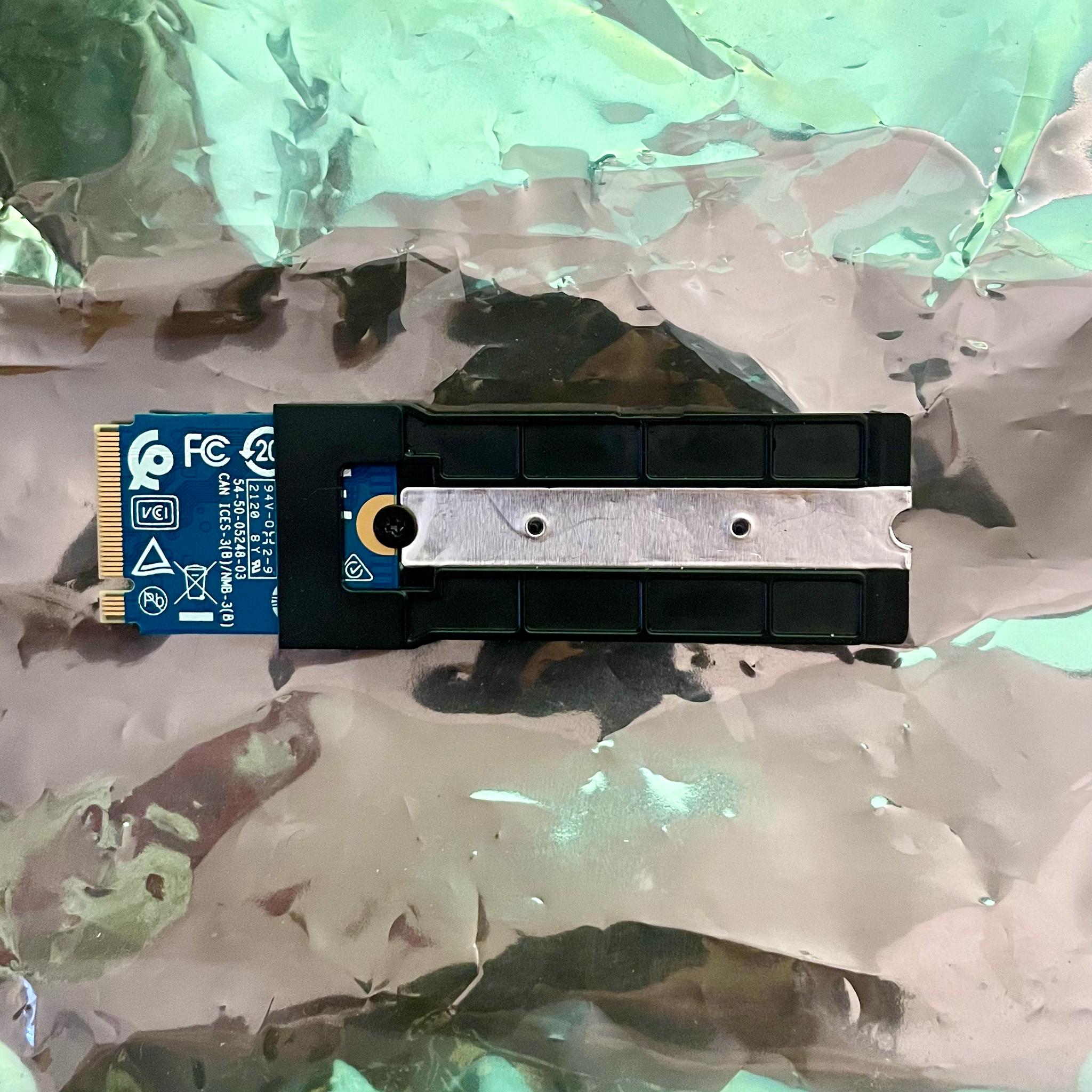 Western Digital 256GB Gen3 x 4 m.2 w/2280 adapter