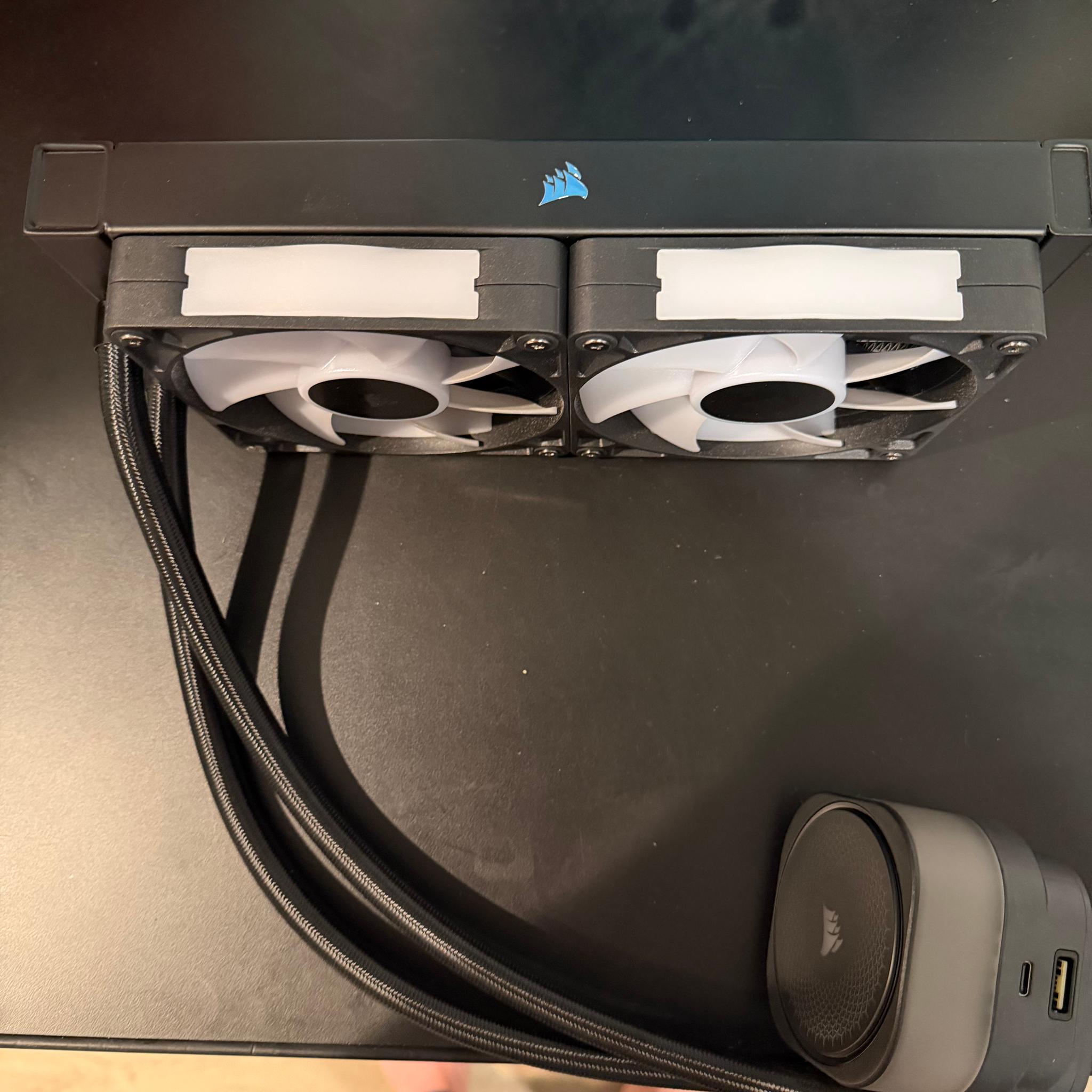 iCUE LINK TITAN 240 RX RGB AIO Liquid CPU Cooler