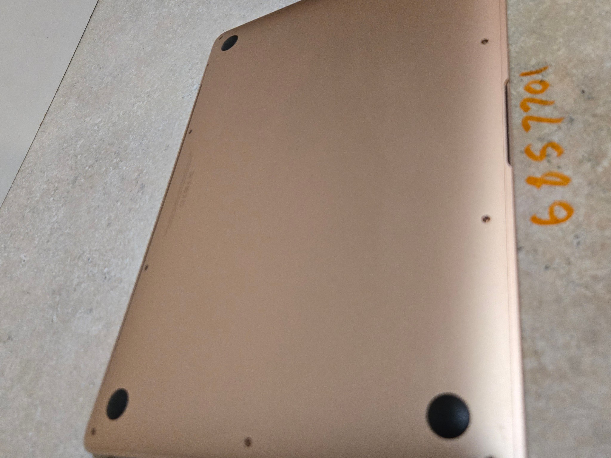 Apple Macbook Air 13 Inch Laptop - 2018 - intel i5 - 256GB SSD - Model A1932