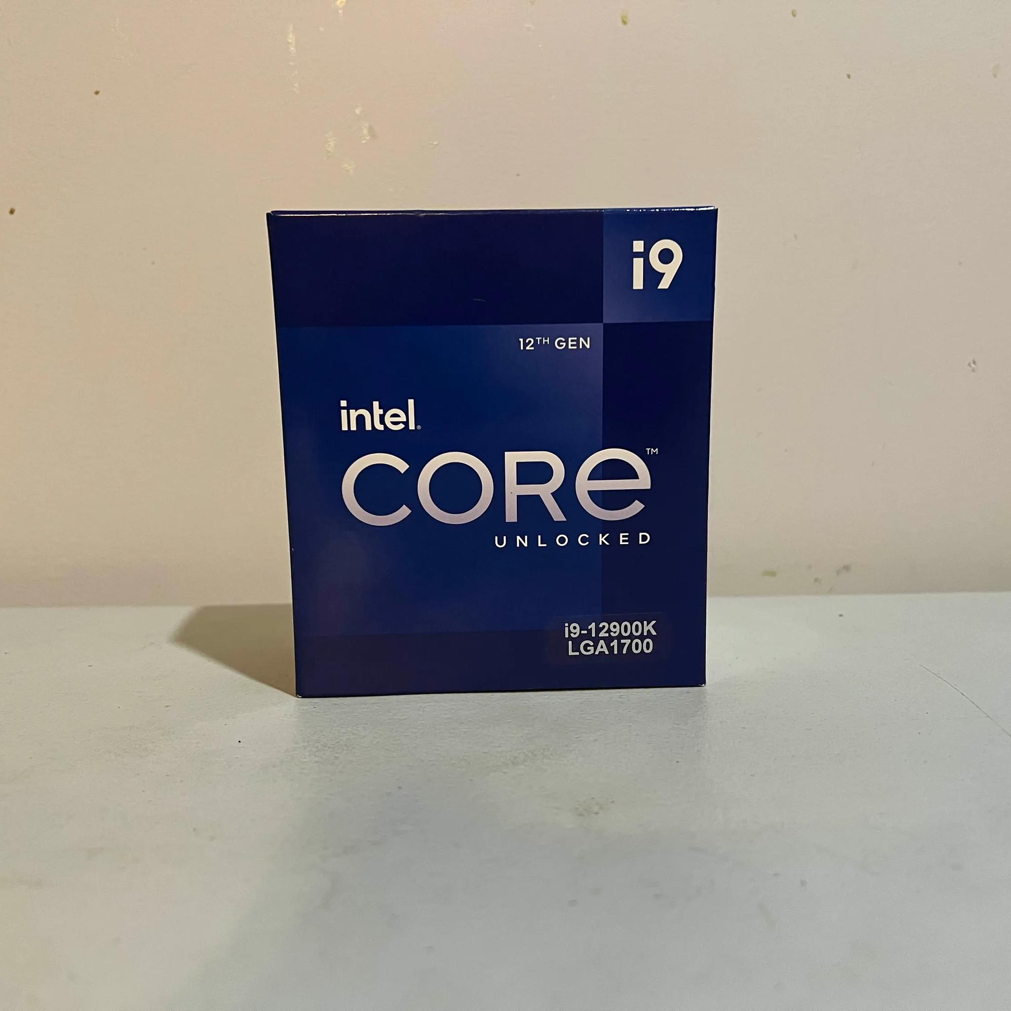 Intel Core i9-12900K Gaming Desktop Processor with Integrated Graphics and 16 (8P+8E) Cores