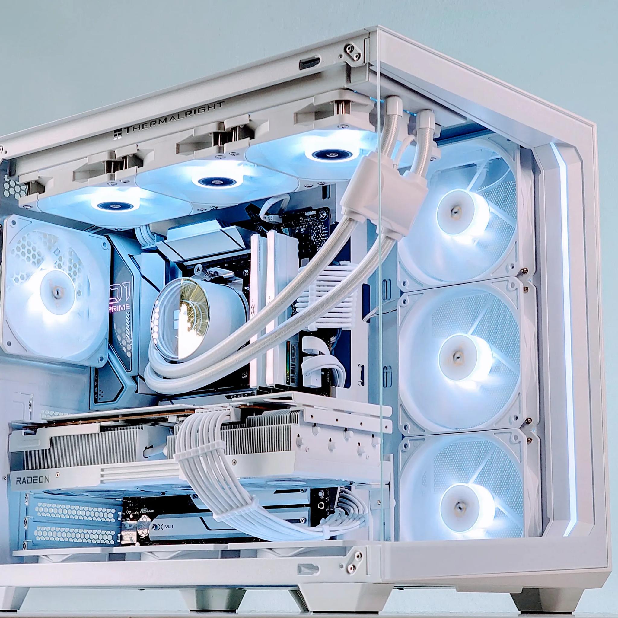 ❄️🤍🐻‍❄️Artic⚪AMD RX 7900 XT 20GB⚪AMD Ryzen 7 7700⚪32GB DDR5⚪2TB NVME