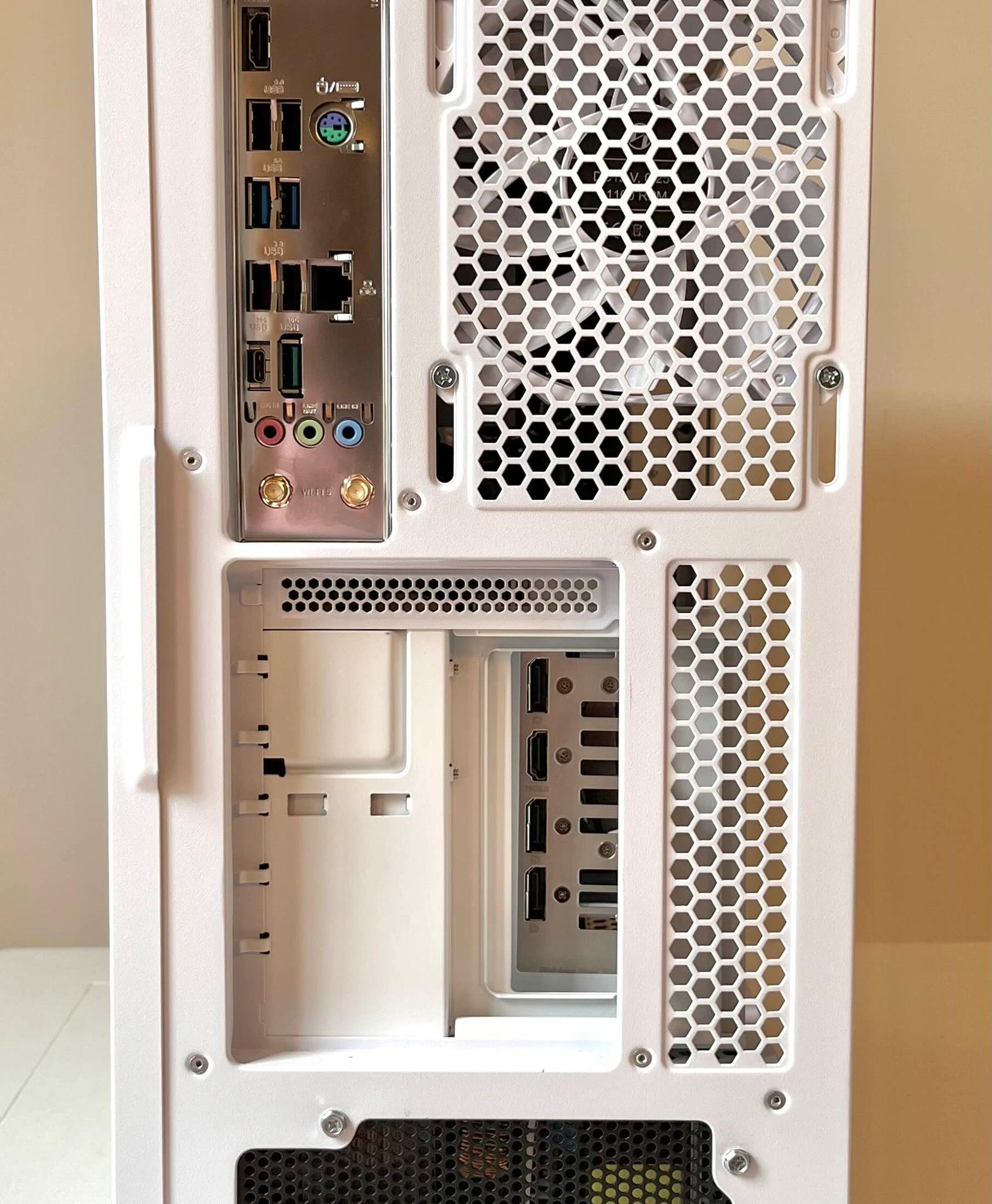 🍪🐻‍❄️| RTX 4070 Super 12gb, i7 13700k, 32gb DDR5, 2tb SSD, AIO Liquid Cooled White Gaming PC