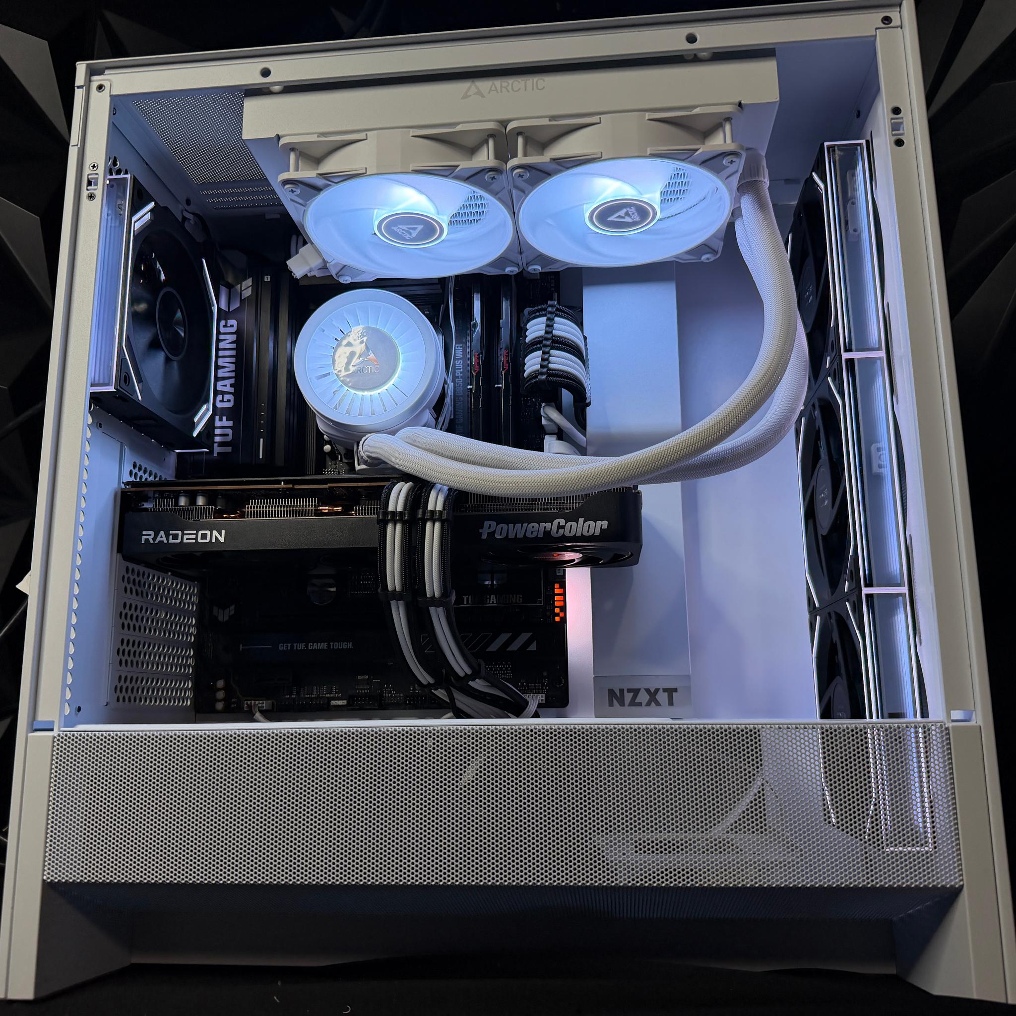 🖤🤍 BLACK HEART 🤍🖤 Ryzen 9 7900X| 9070 XT| 32 GB DDR5| 2.5 TB NVMe| 850W Gold PSU
