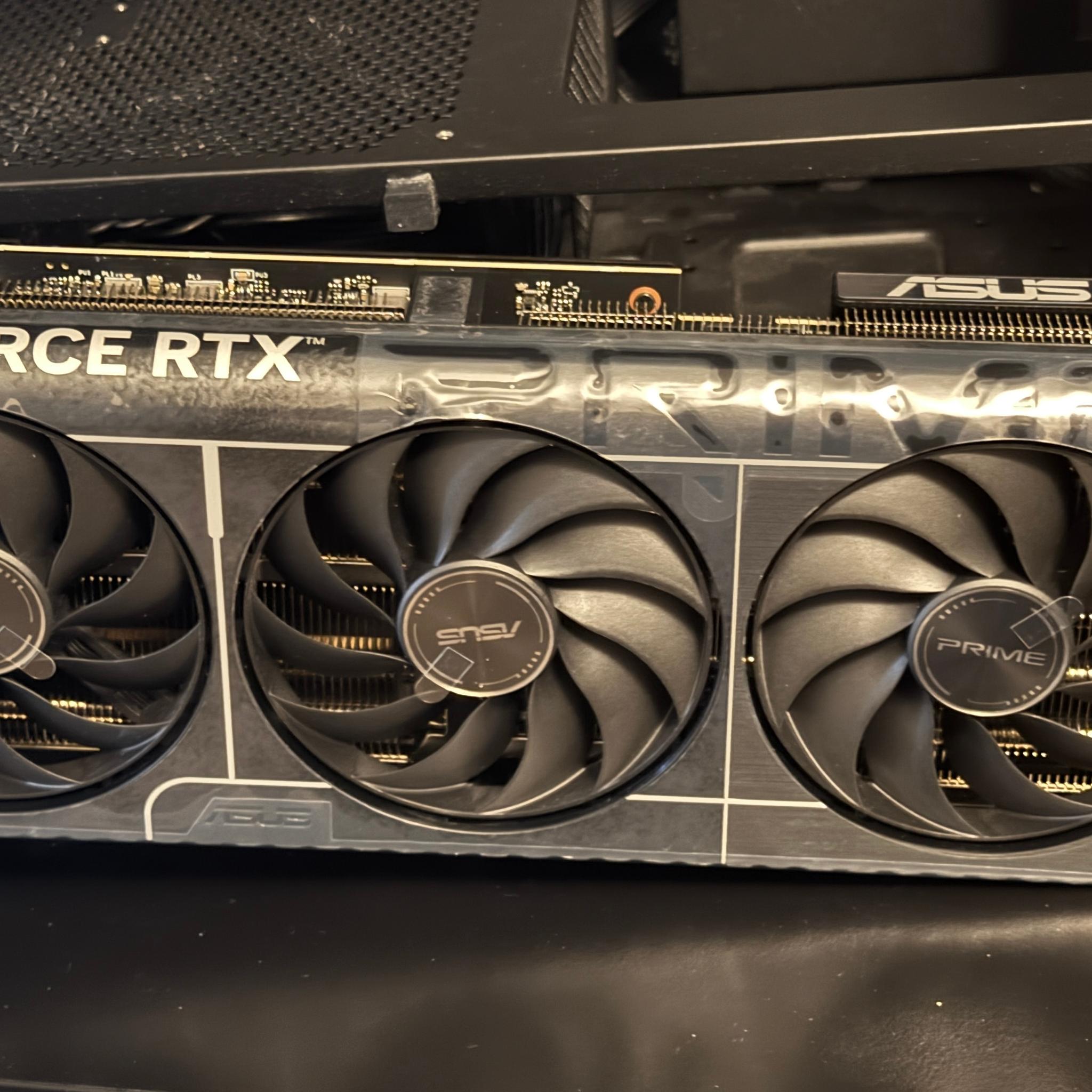 **High End Gaming/Workstation PC (7950X3D/5070Ti/32GB DDR5-6000 C30/2TB SSD**