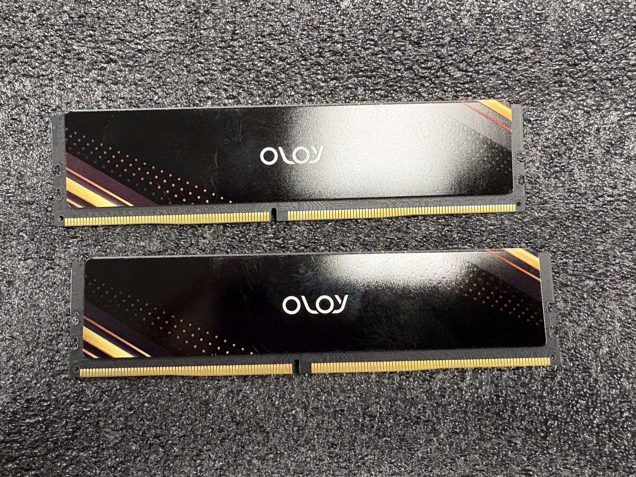 OLOy 16GB (2x8GB) DDR4 3000MHz ND4U0830160BB1ST - Desktop Memory