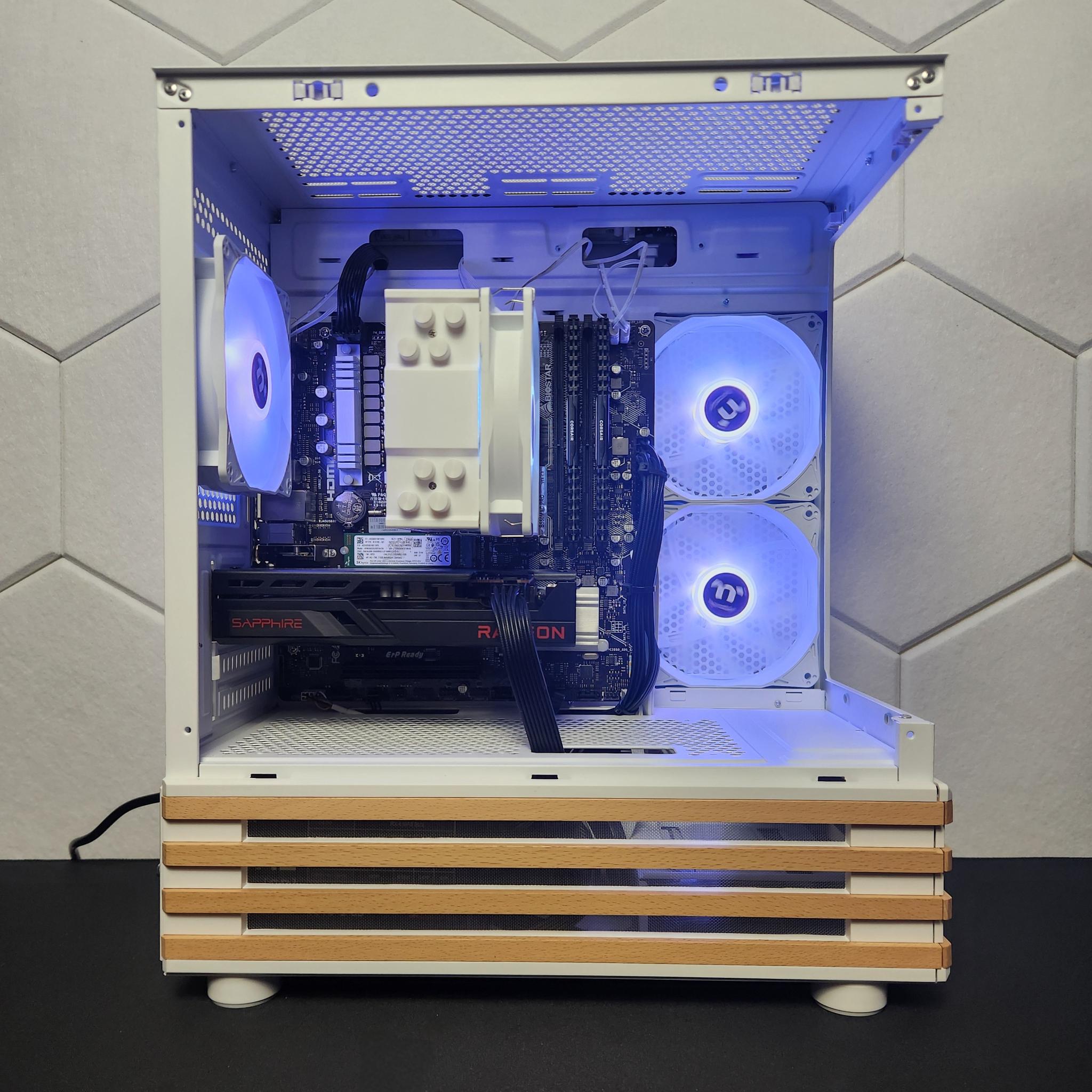 RX 6600 | Ryzen 5 5500 | 16GB DDR4 | 256GB SSD + 1TB HDD | WIFI+BT | Win 11 Home "Ice Cap"
