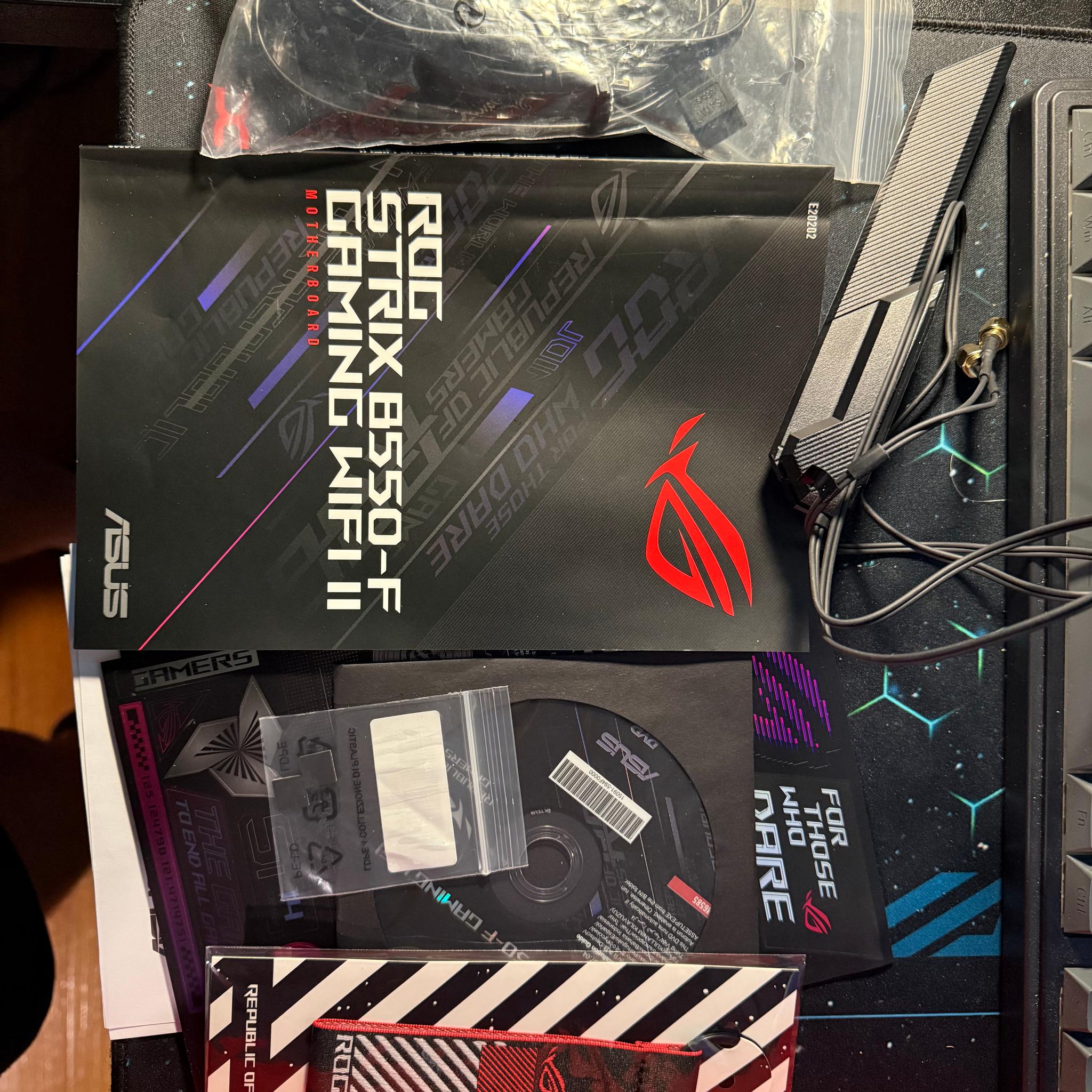 Ryzen 7 5800X3D, Asus ROG Strix B550-F Gaming WiFi 2, and 32 GB RAM combo