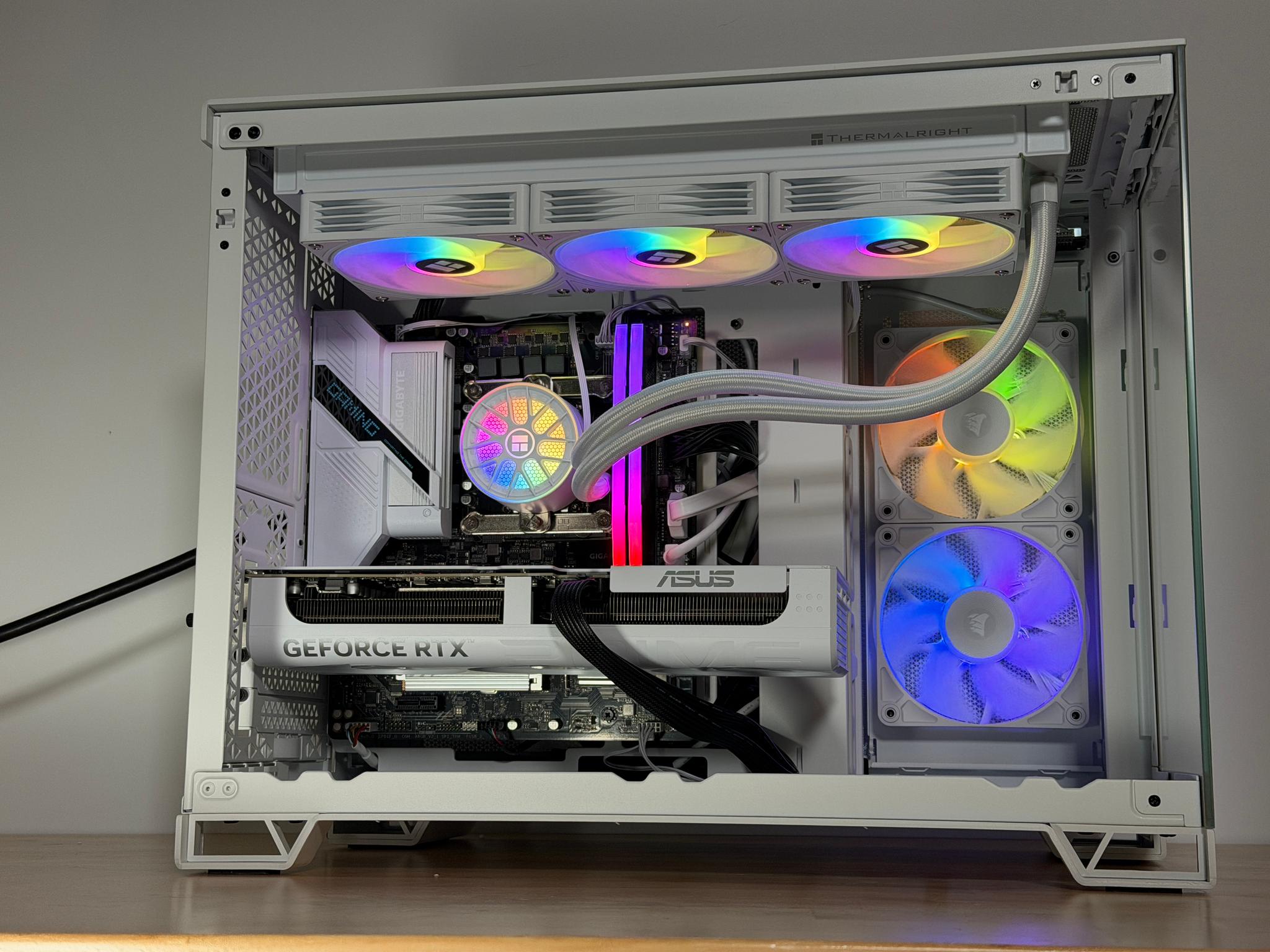 RTX 5070 Intel Core Ultra 7 265k Gaming PC