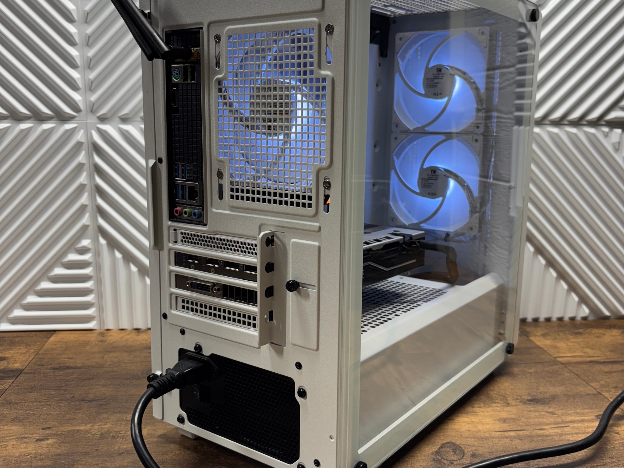 Ryzen 3 3100 + RX 570 4GB Gaming PC | 16GB RGB RAM | 1.24TB Storage | WiFi