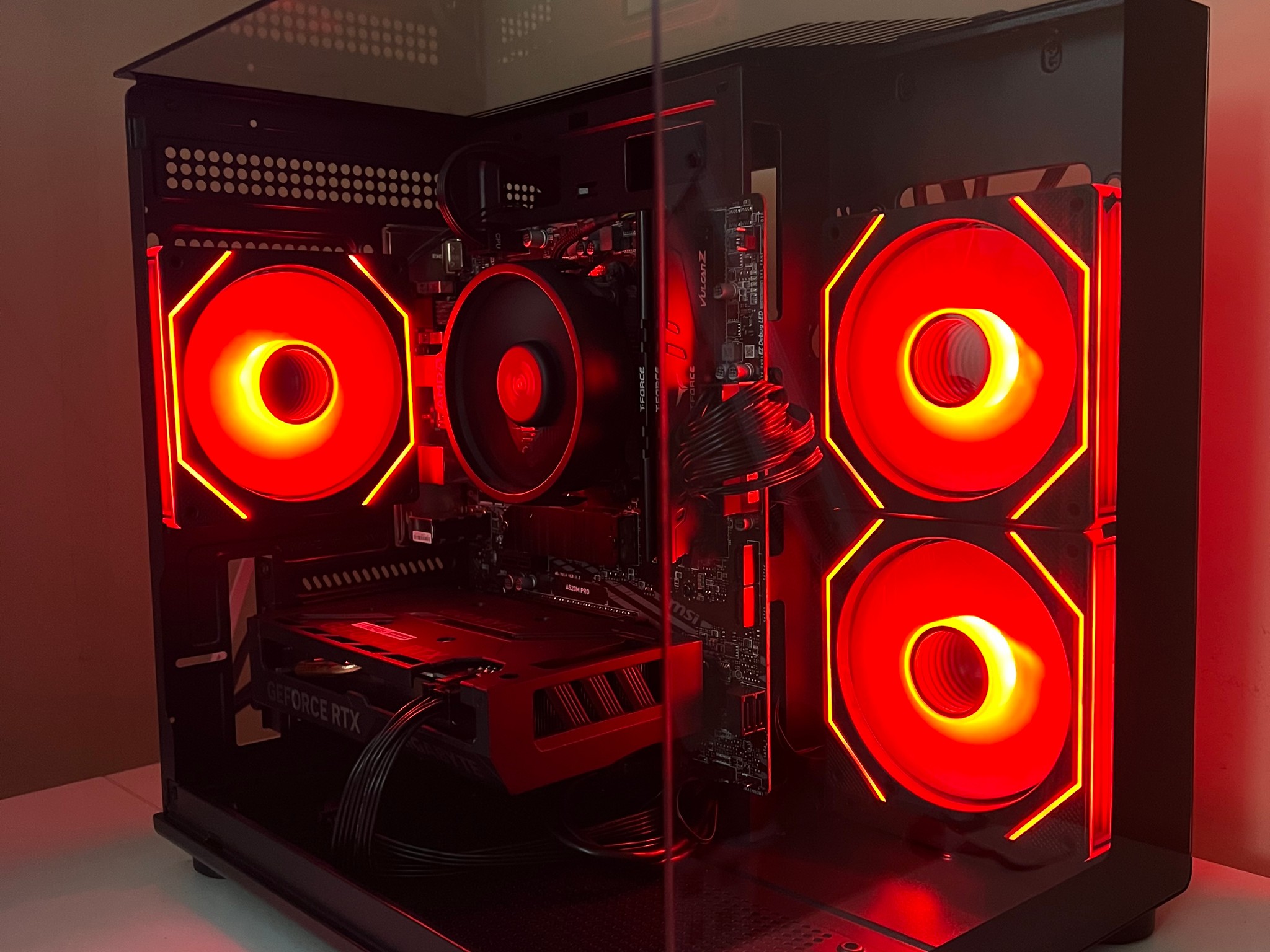 | RTX 4060 | ryzen 5 5500 | 16gb ddr4-3200mhz | 1tb nvme ssd | 1440p/4k gaming mid ranged