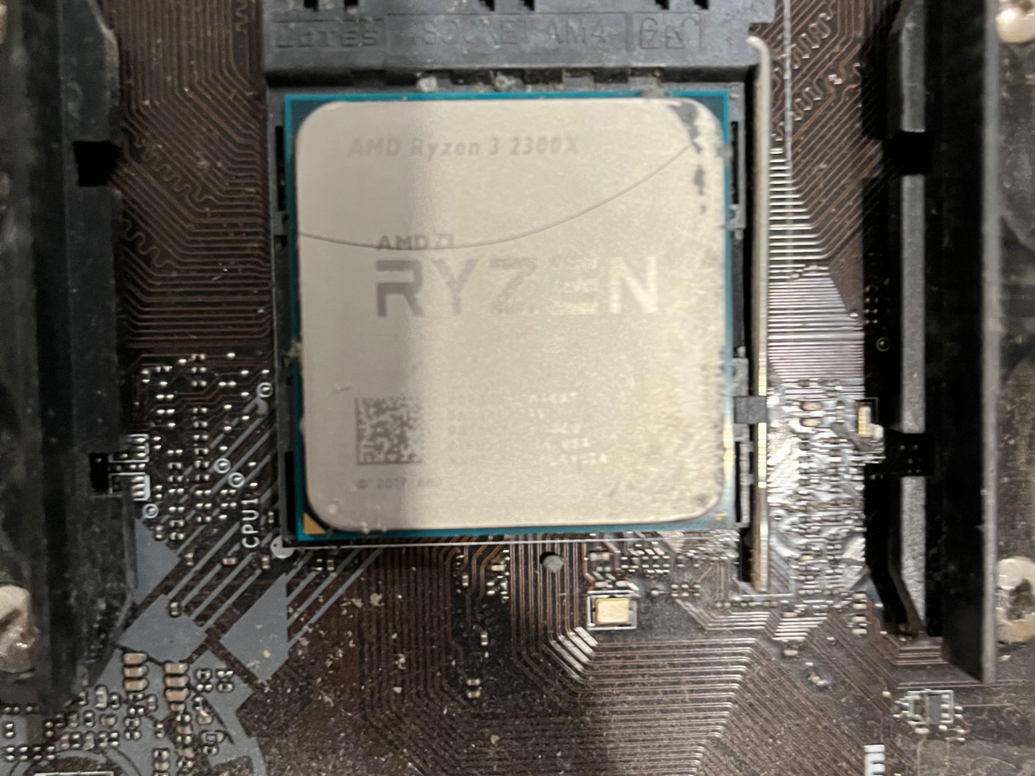 Ryzen 3 2300X + Sapphire R7 250