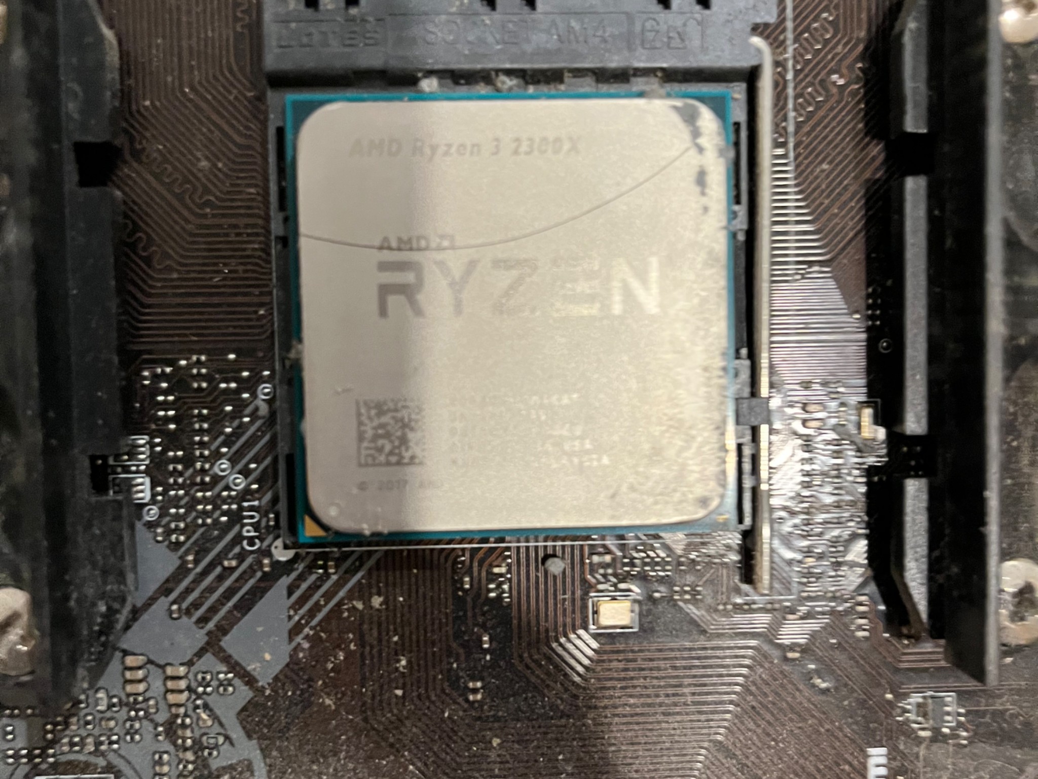Ryzen 3 2300X + Sapphire R7 250
