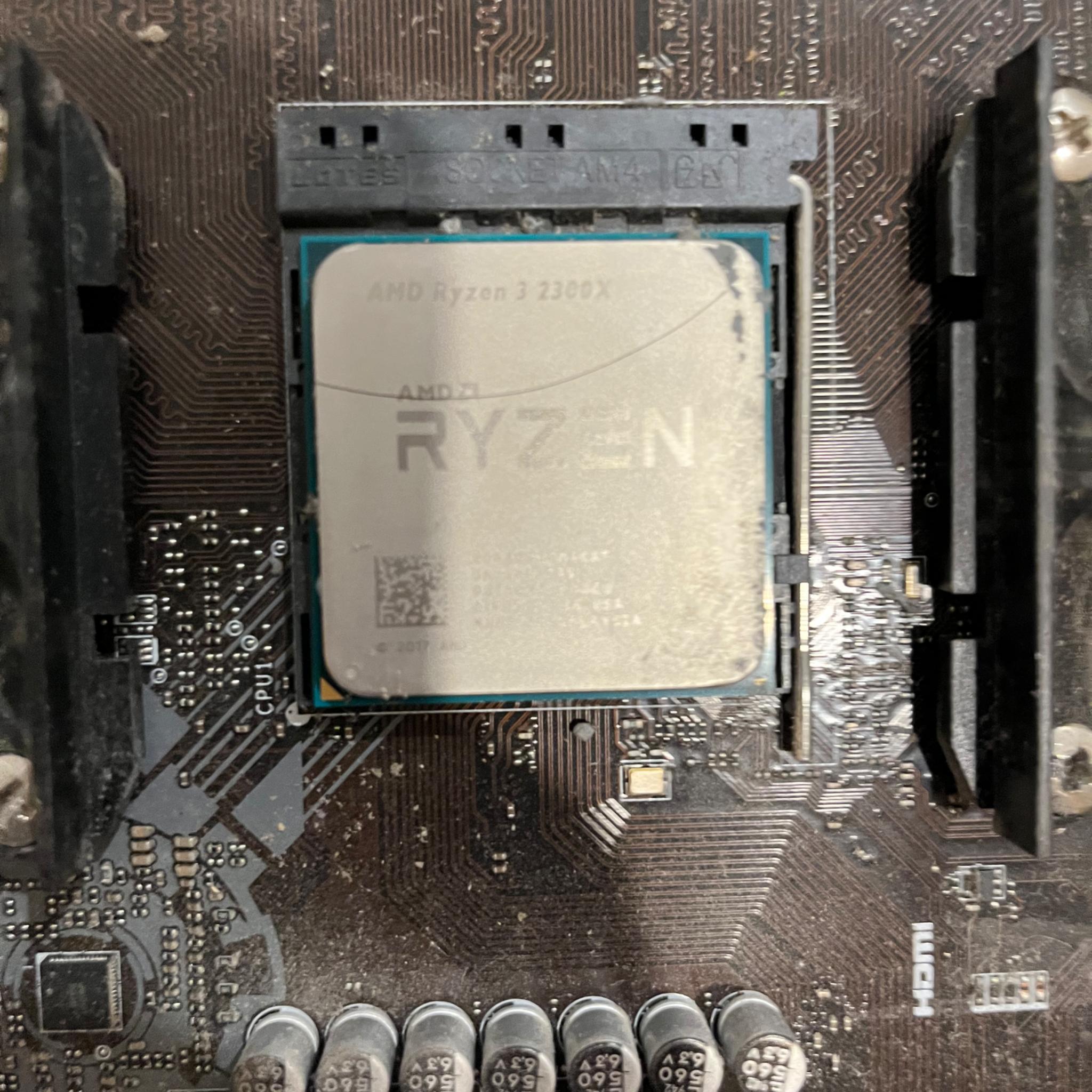 Ryzen 3 2300X + Sapphire R7 250
