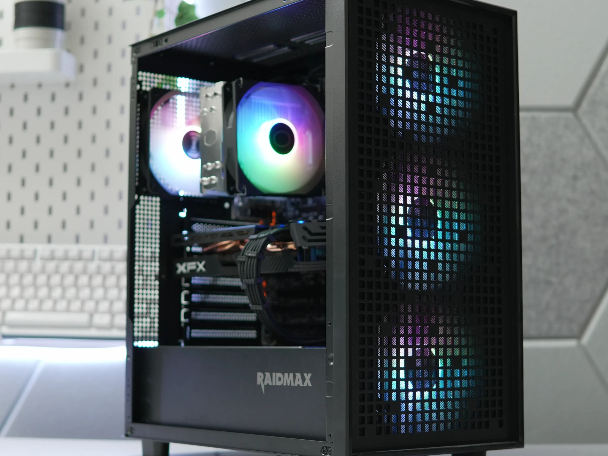 Budget Gamer: Intel i7 6700 | RX 590 | 16GB RAM | WIFI