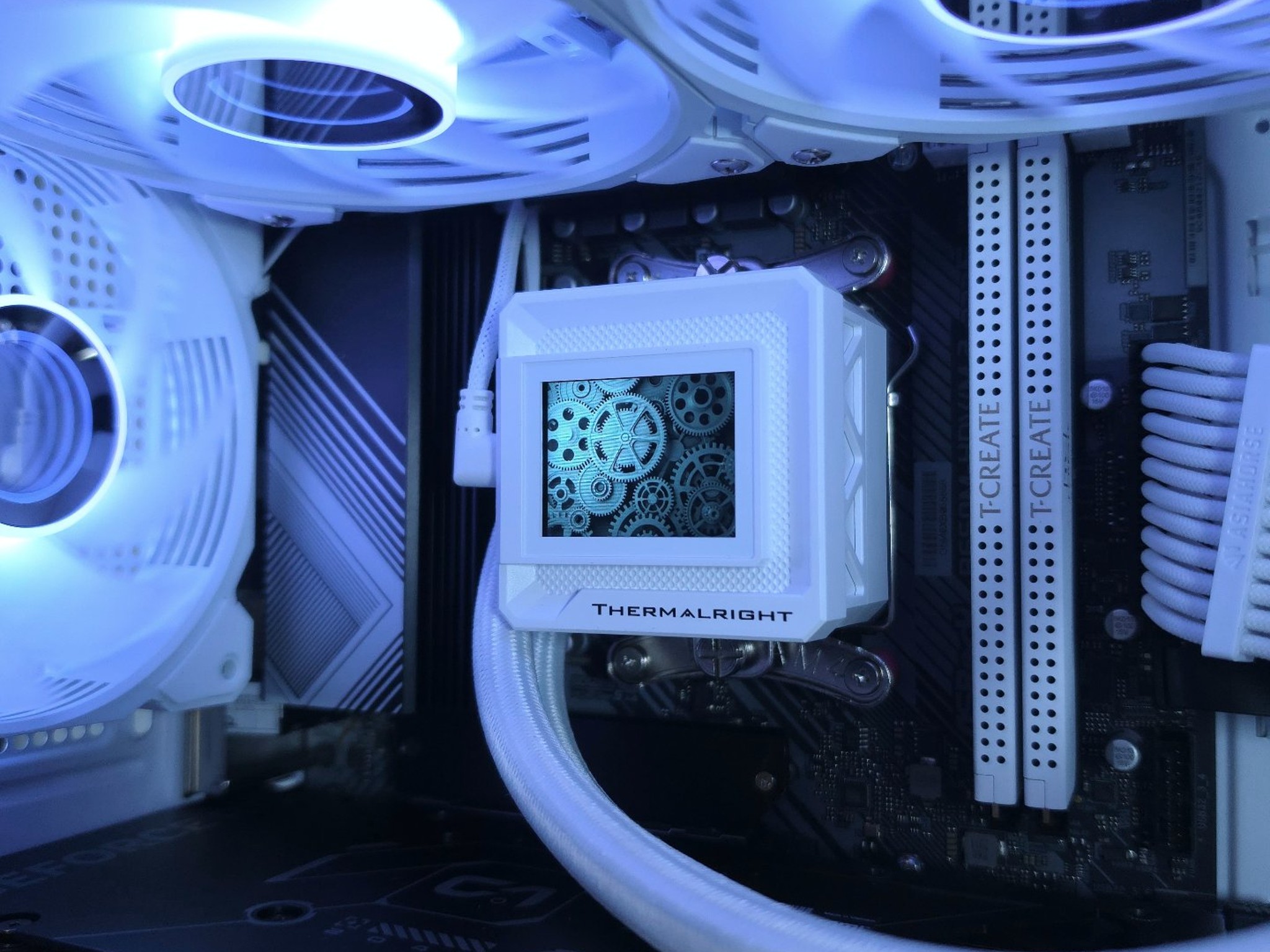 RTX 5060 Ti 🤍 Ryzen 5 7500F