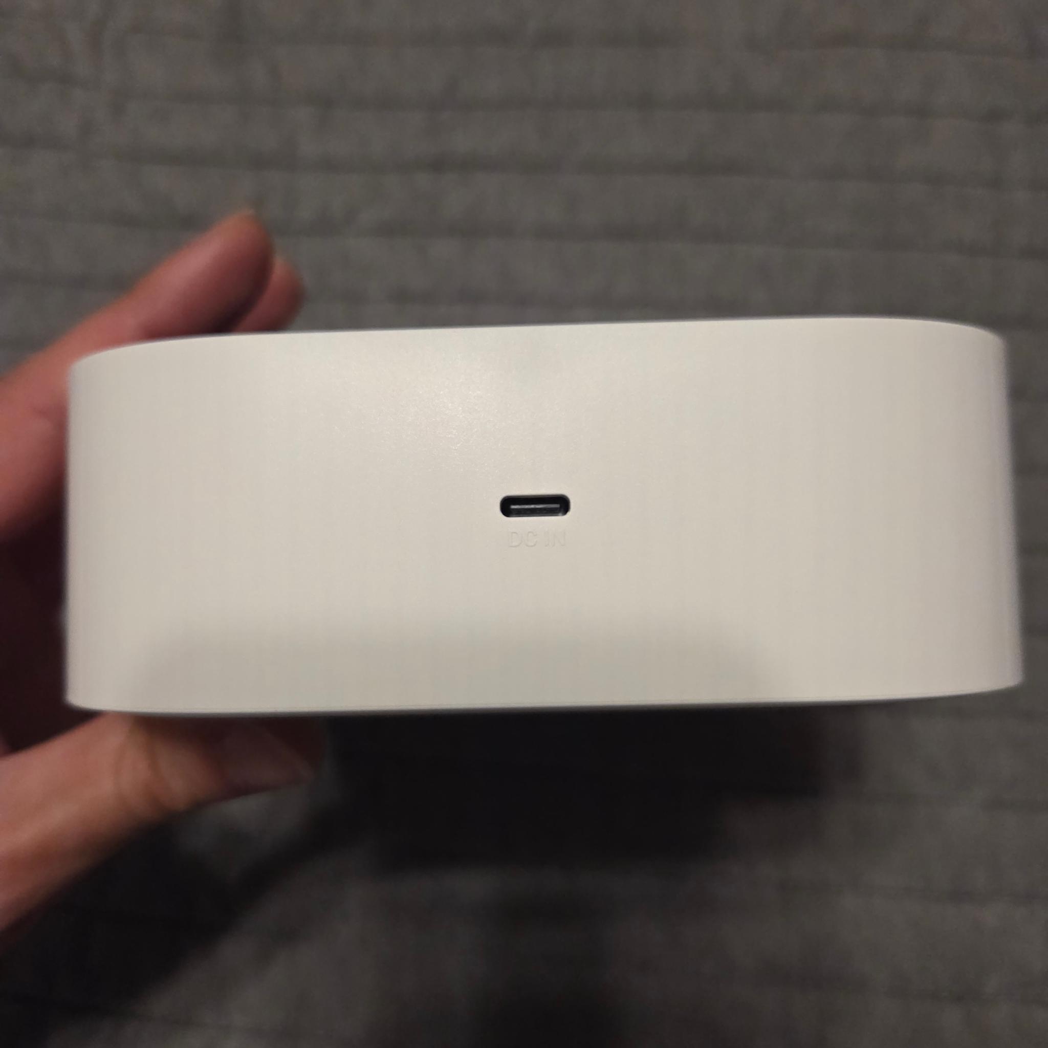 PS5 Dual Charging Station for DualSense & DualSense Edge Controllers in White (great condition)