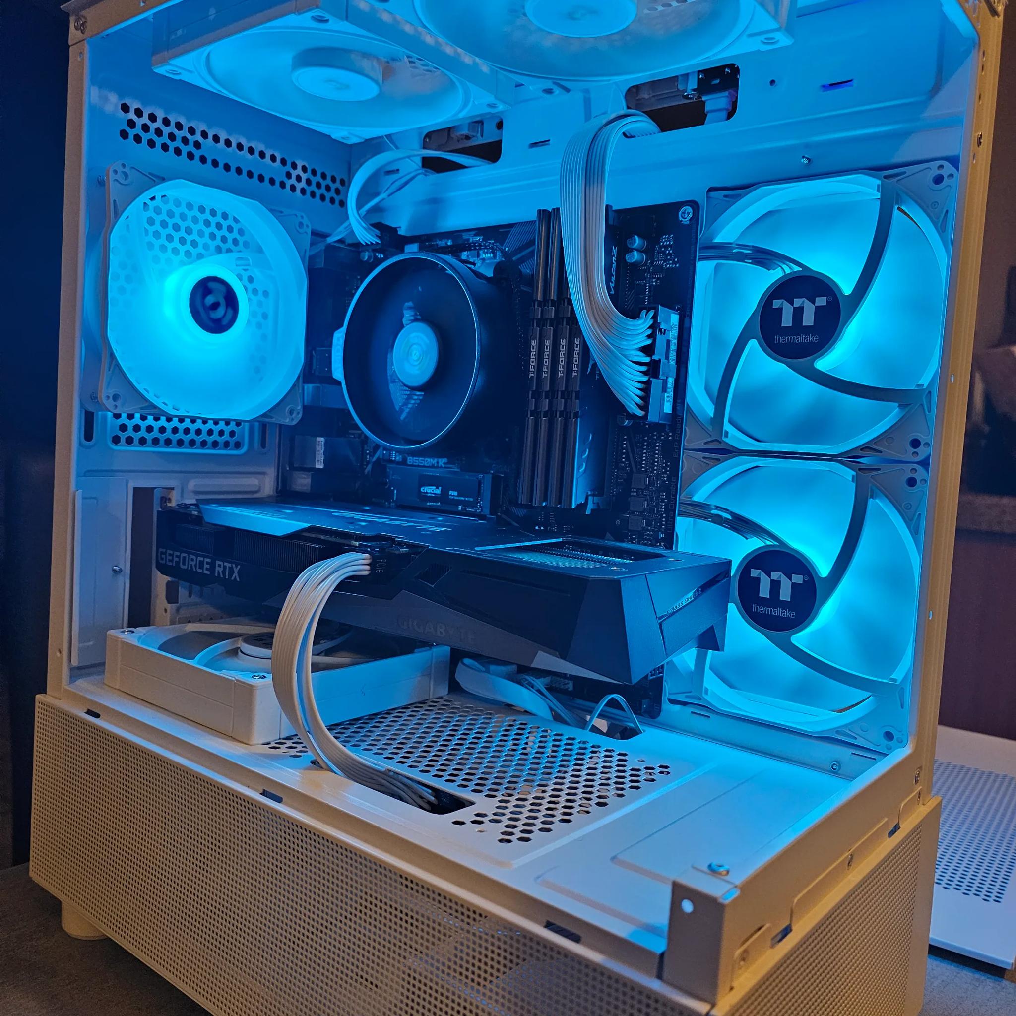 White Swan R1/Gigabyte 3060 12GB/AMD RYZEN 3600