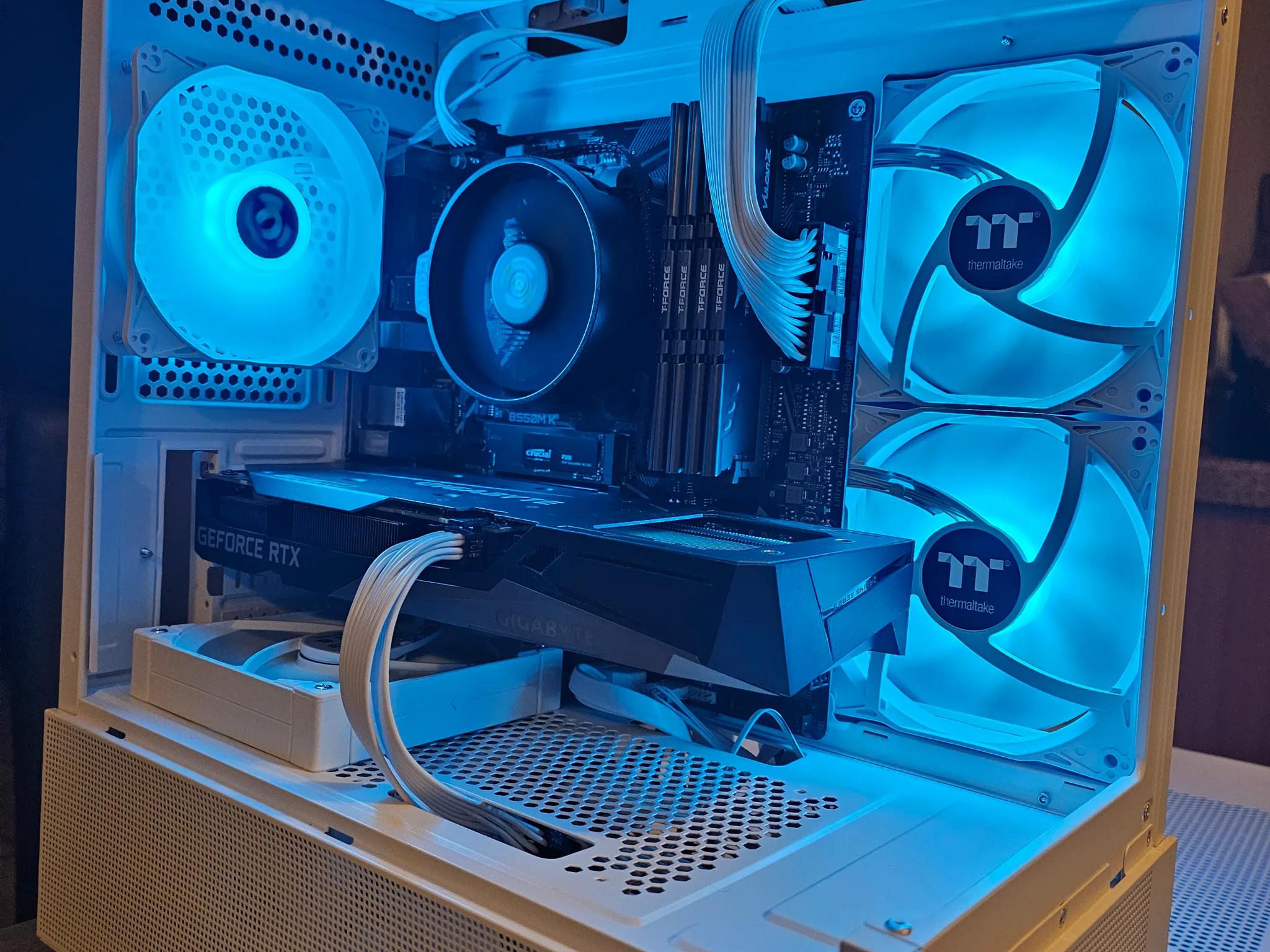 White Swan R1/Gigabyte 3060 12GB/AMD RYZEN 3600