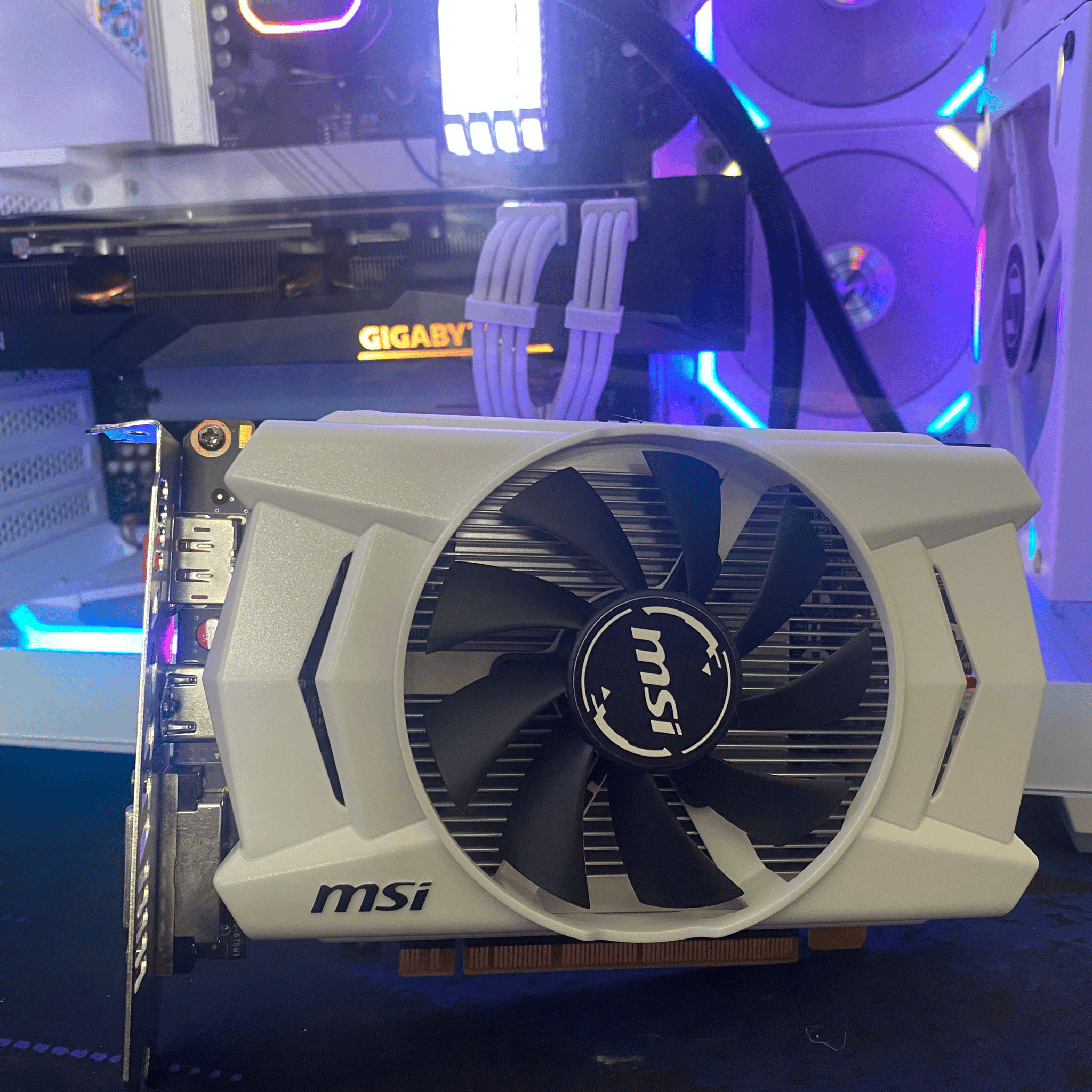 Great condition GTX 950 2GB Ultra Budget Video Card for Esports Gaming. 
