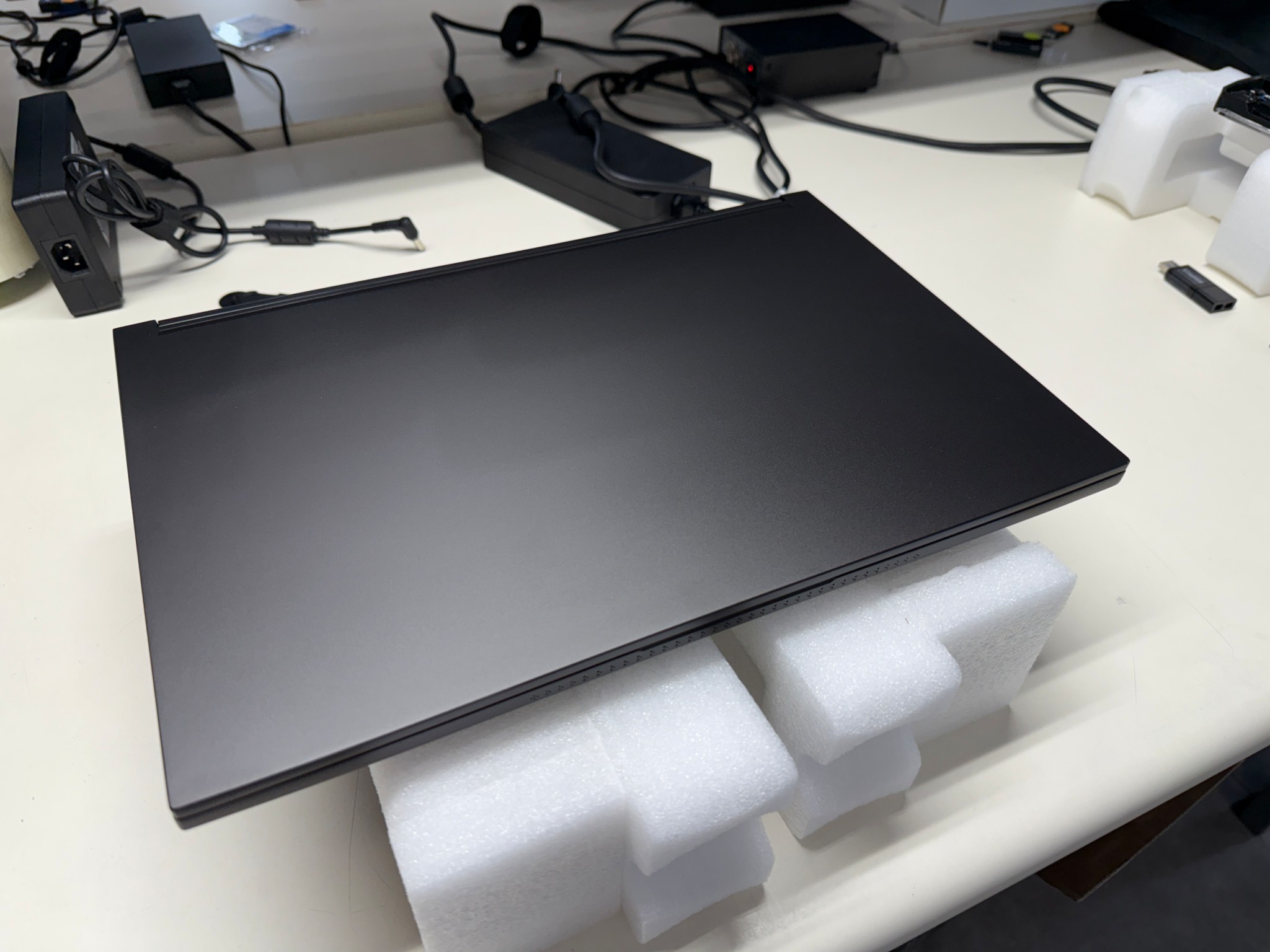 MECH-15 G3R, Ryzen 9 5900HX, RTX 3080, 2TB SSD, 32GB DDR4 RAM
