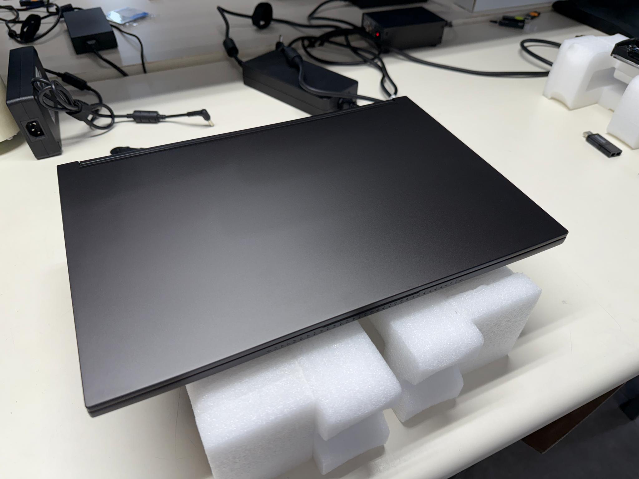 MECH-15 G3R, Ryzen 9 5900HX, RTX 3080, 2TB SSD, 32GB DDR4 RAM
