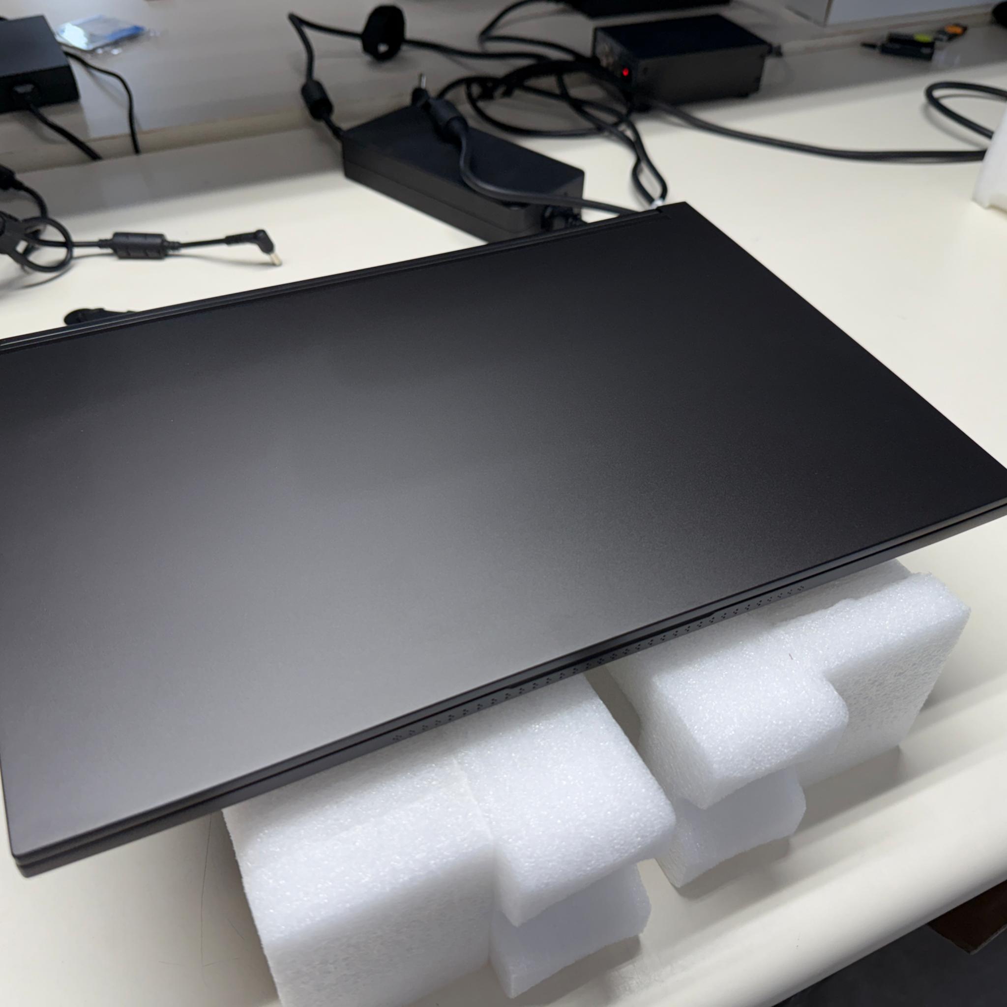 MECH-15 G3R, Ryzen 9 5900HX, RTX 3080, 2TB SSD, 32GB DDR4 RAM