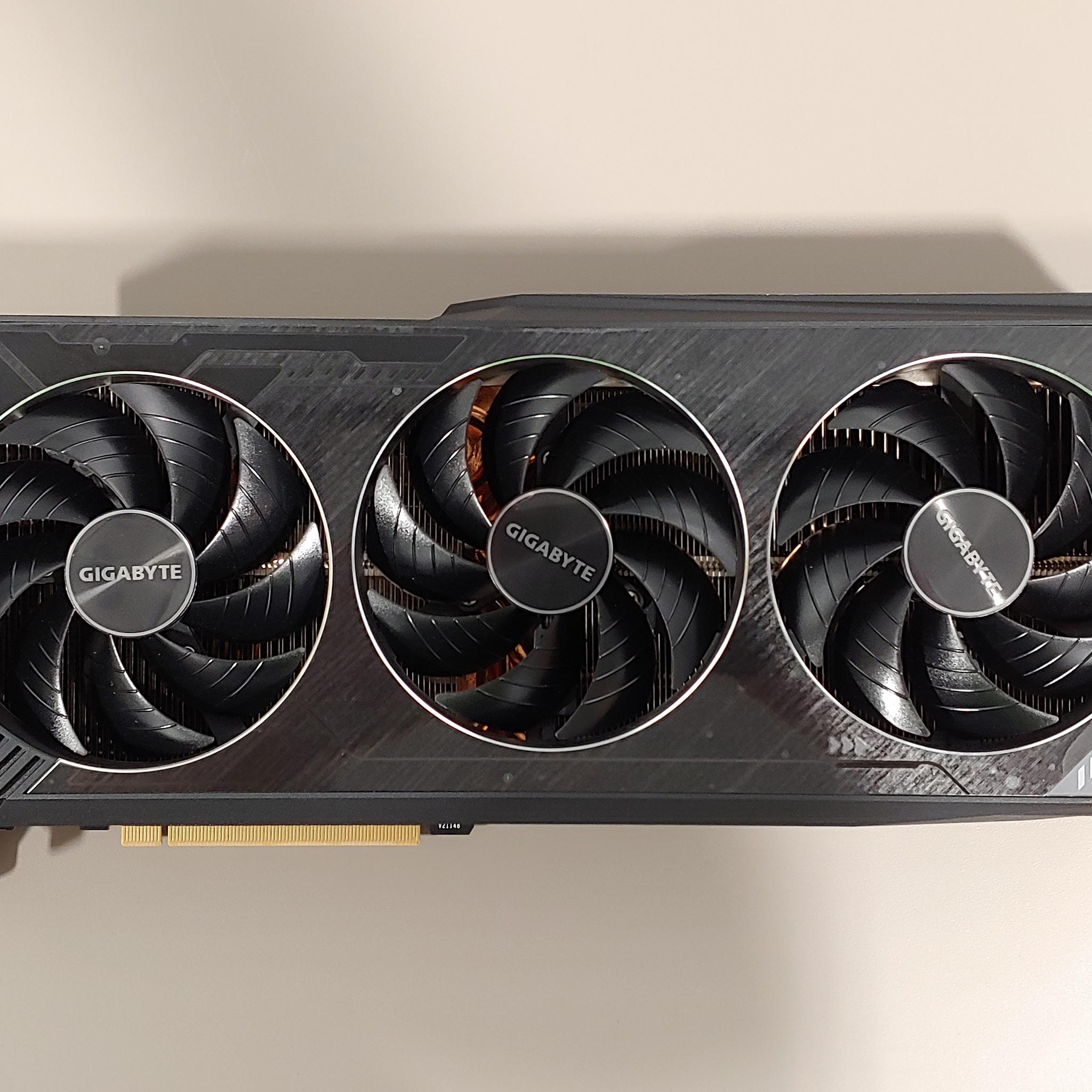 GIGABYTE GeForce RTX 3090 Ti Gaming OC 24GB GDDR6X – Like New – Box & Accessories
