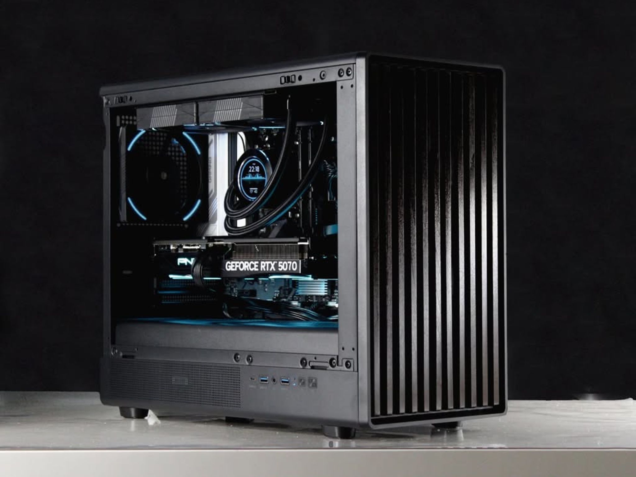 Simplistic Wood PC | RTX 5070 12GB, Ryzen 7 7700X, 32GB DDR5, 1TB NVMe, LCD AIO | Gaming PC