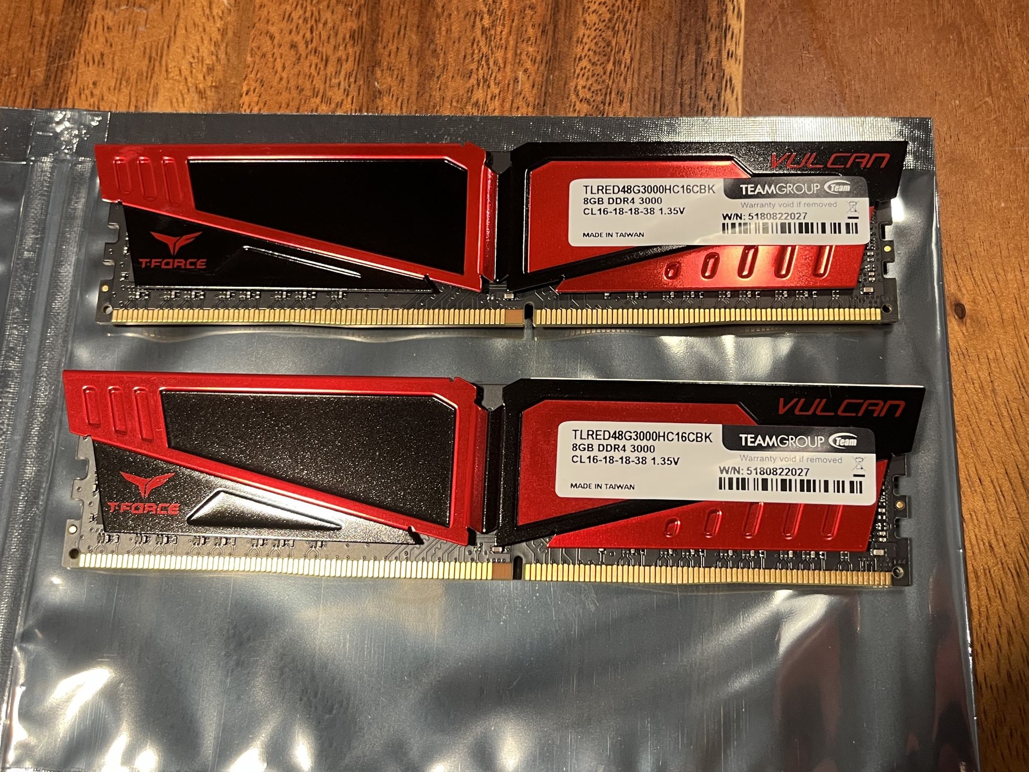 TeamGroup T-Force Vulcan 16GB (2x8GB) RAM DDR4 3000MHz TLRED48G3000HC16CBK